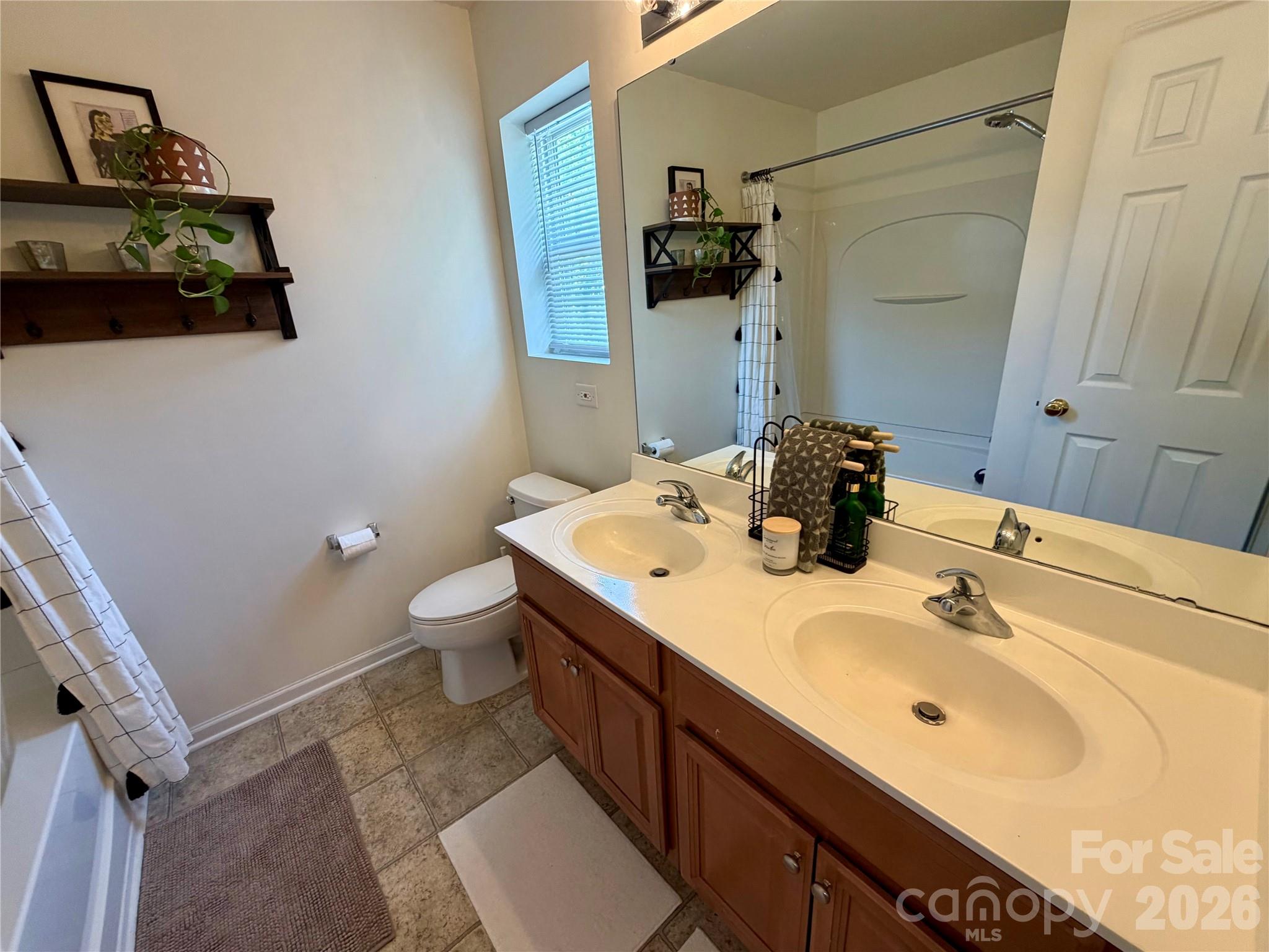 732 Rock Lake Glen Property Photo 22