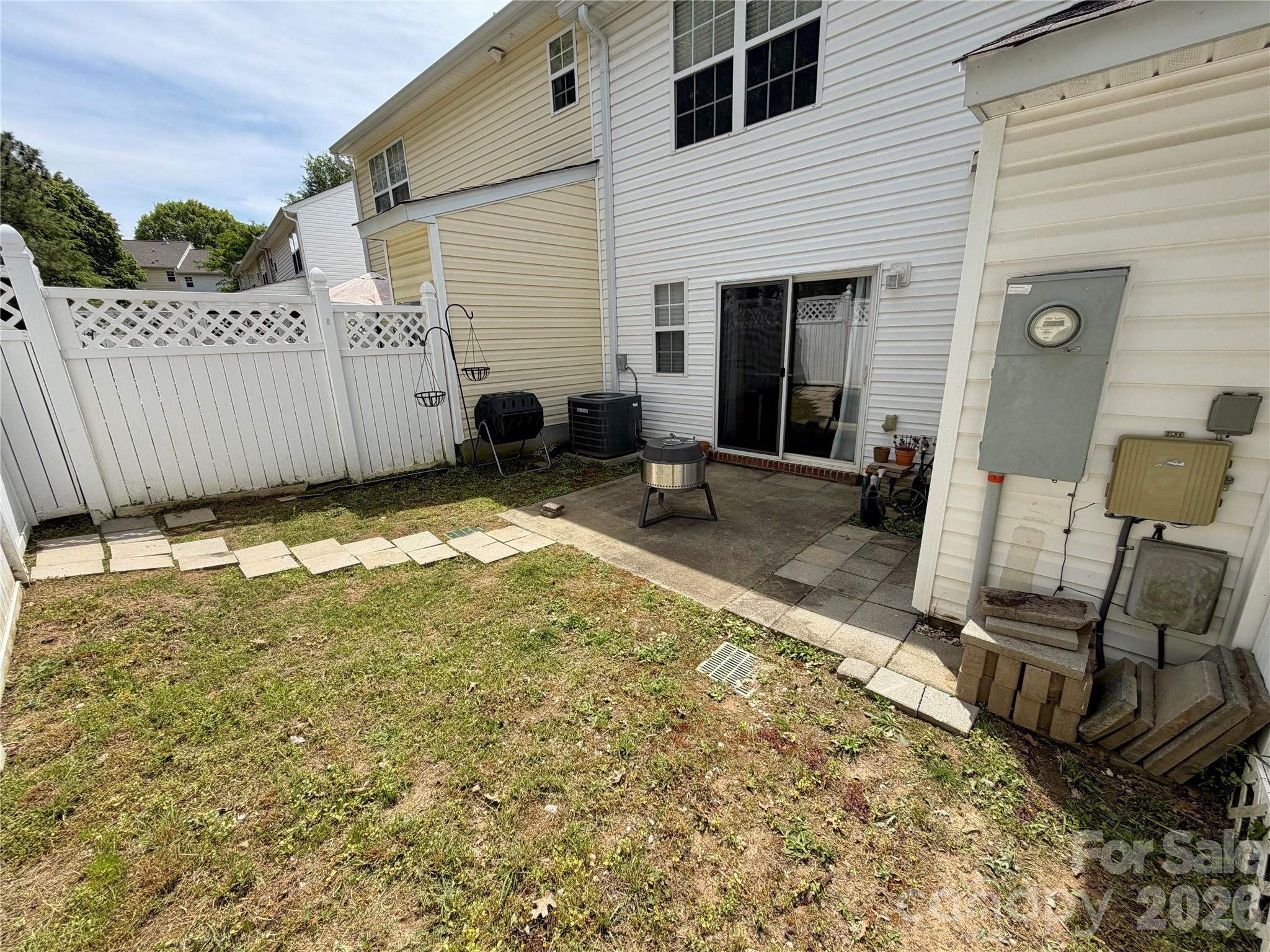 732 Rock Lake Glen Property Photo 28