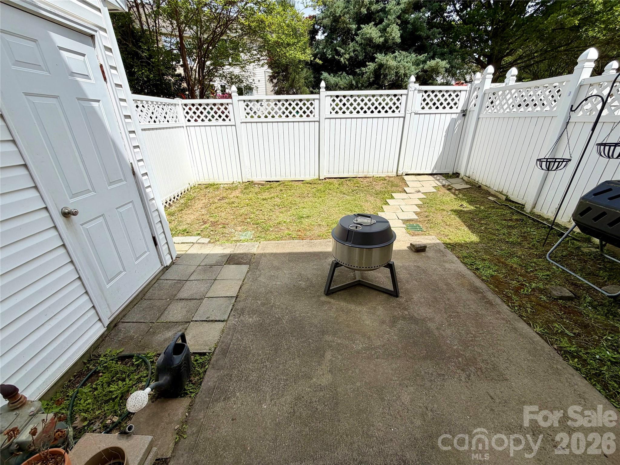 732 Rock Lake Glen Property Photo 29
