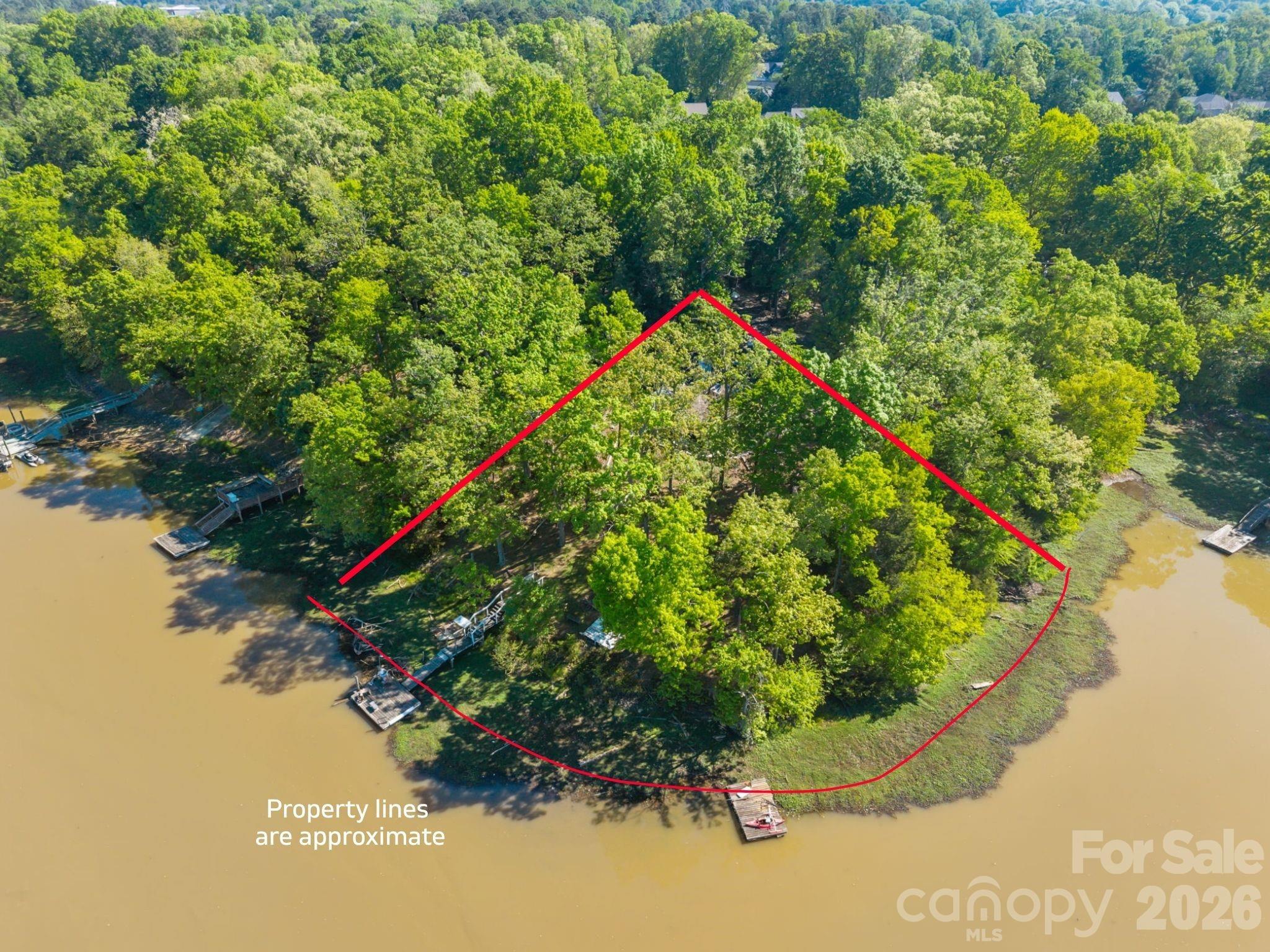 405 Carroll Cove Property Photo 2