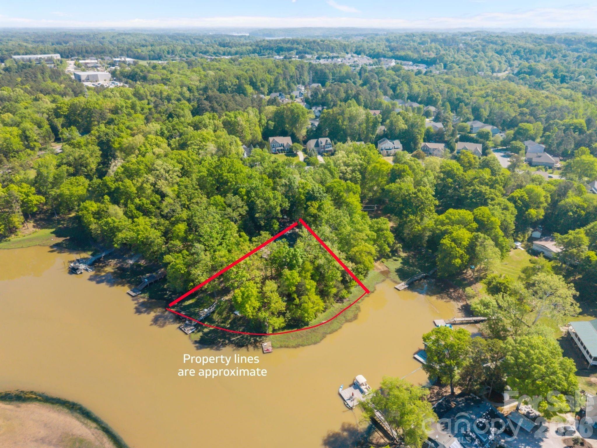 405 Carroll Cove Property Photo 3