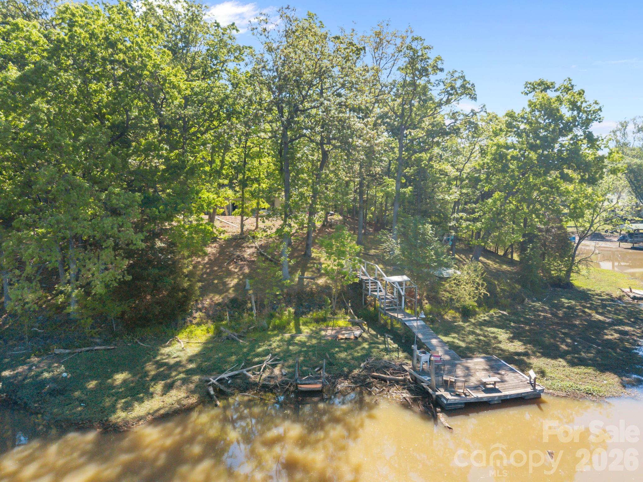 405 Carroll Cove Property Photo 5