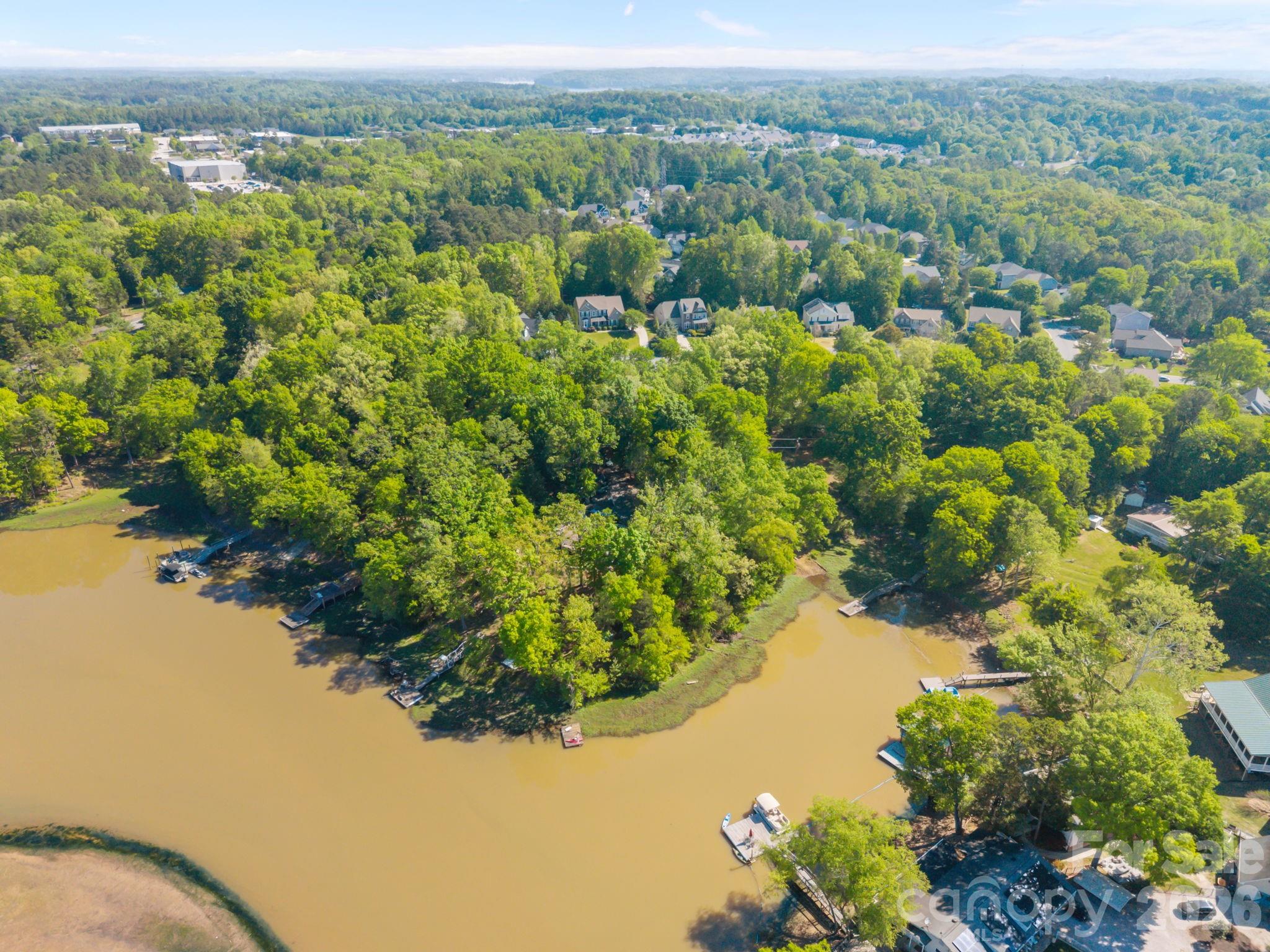 405 Carroll Cove Property Photo 11