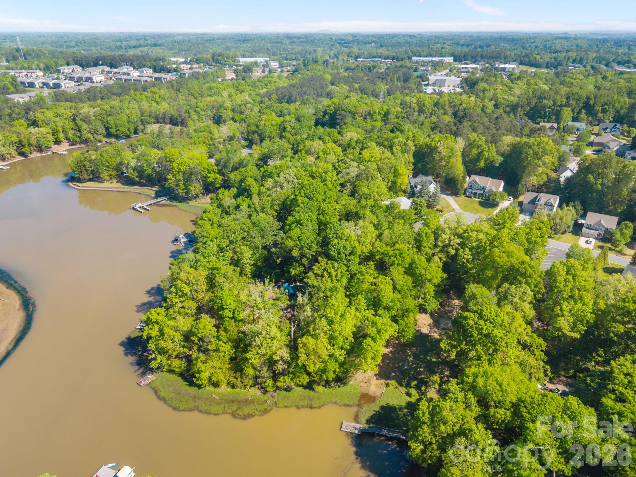 405 Carroll Cove Property Photo 12