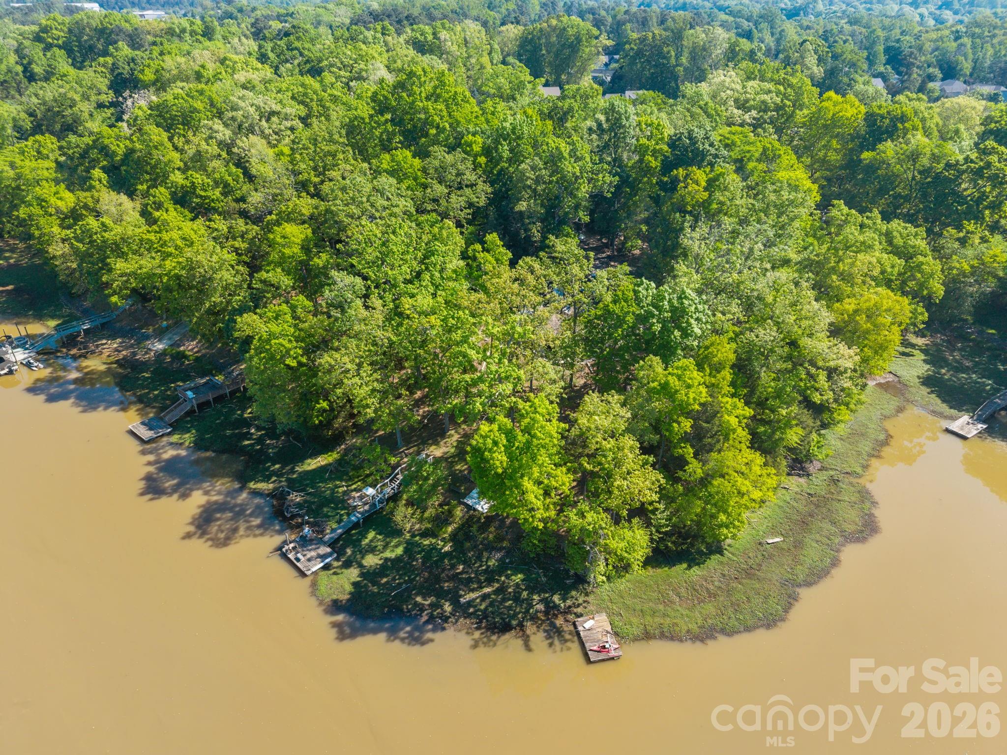 405 Carroll Cove Property Photo 13