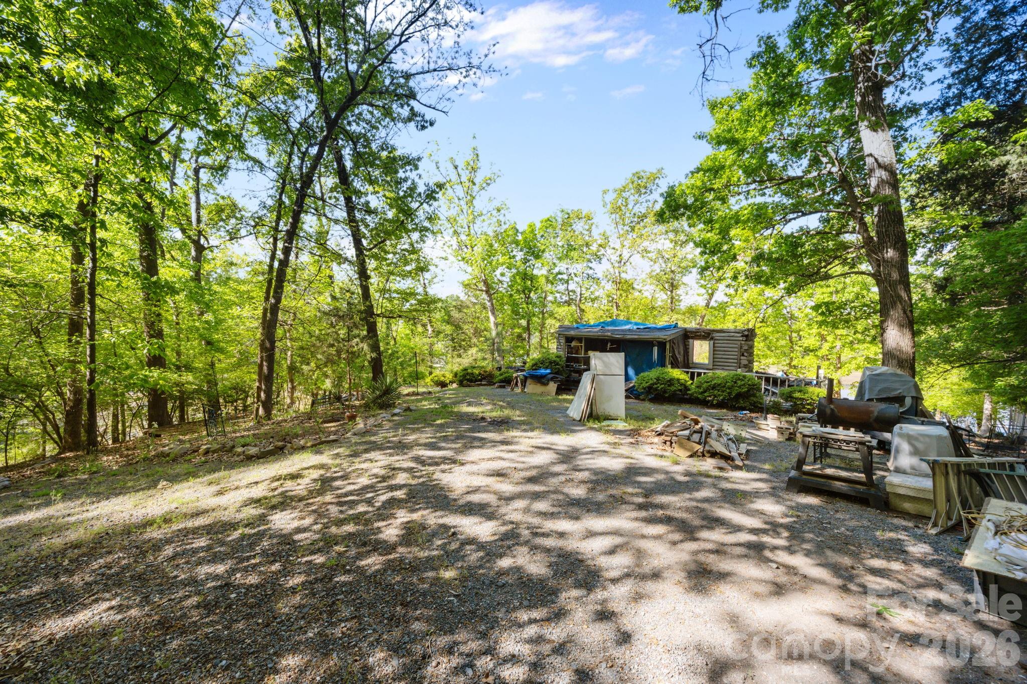 405 Carroll Cove Property Photo 14