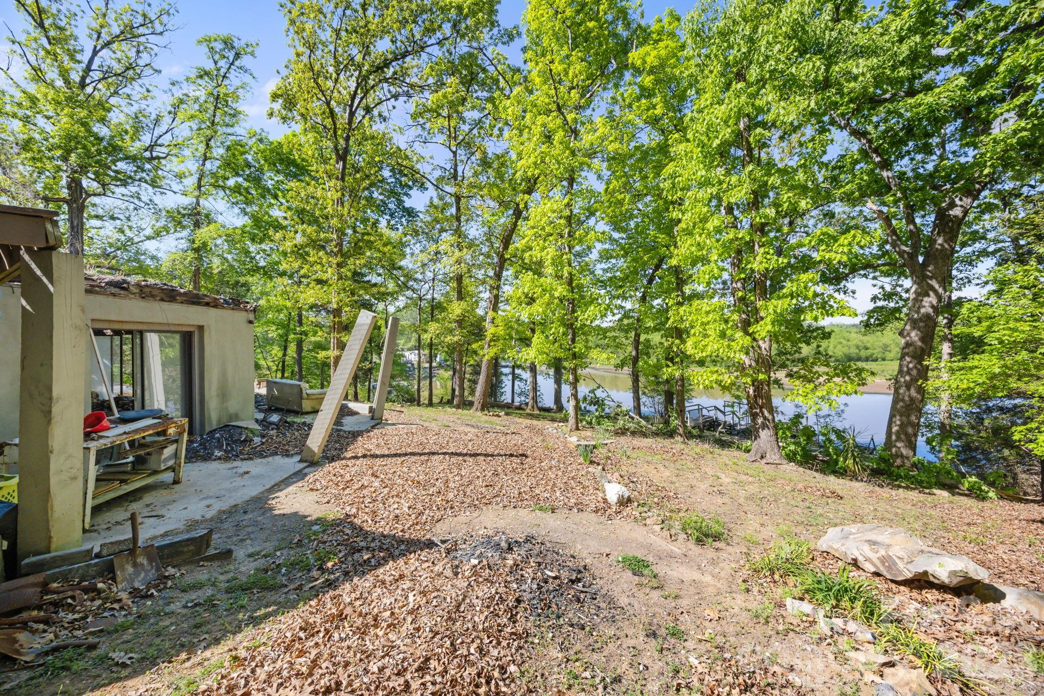 405 Carroll Cove Property Photo 15
