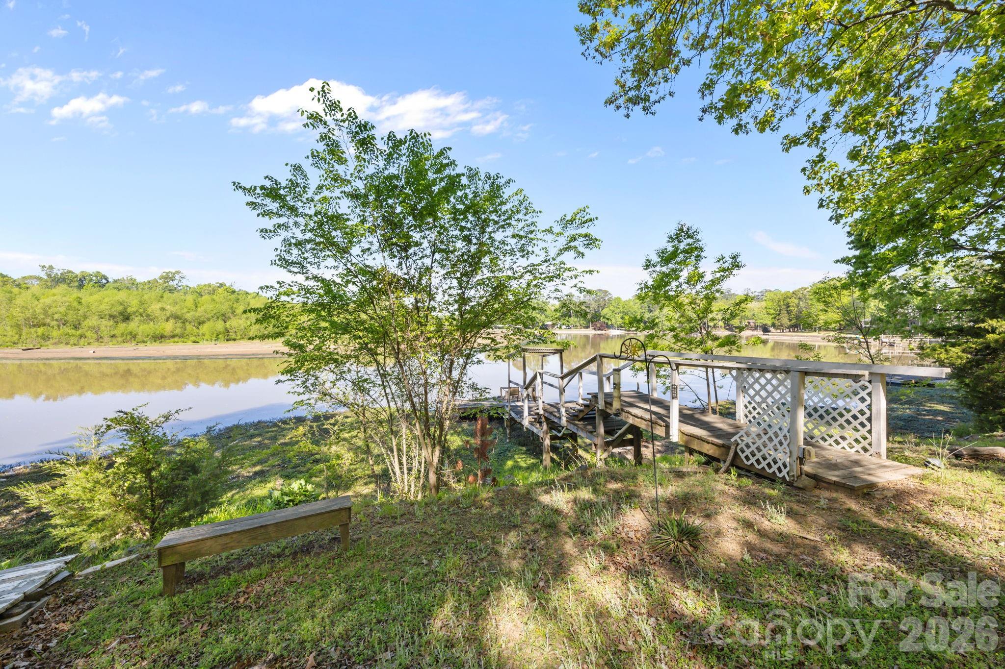 405 Carroll Cove Property Photo 18