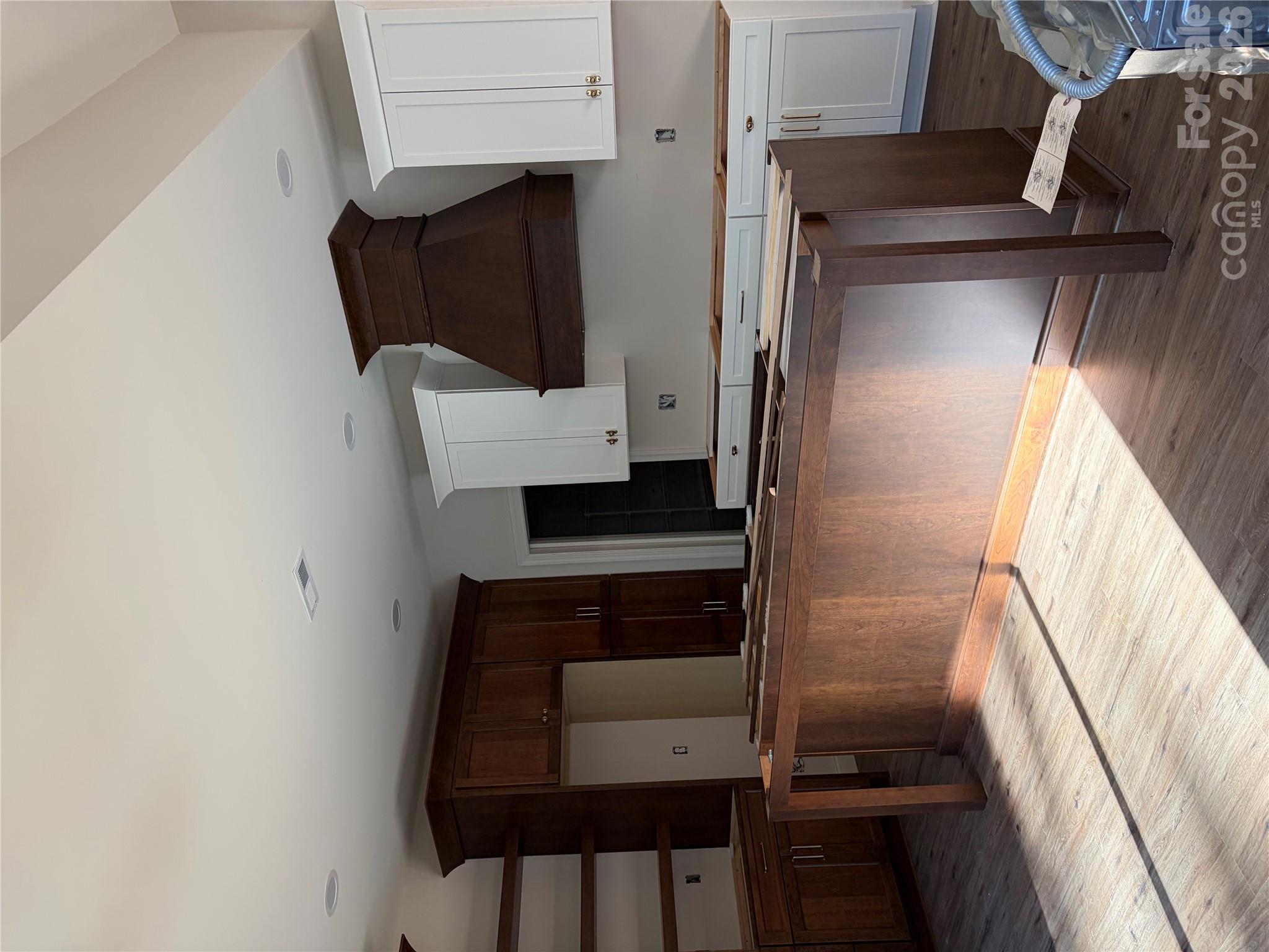 1196 Sunset Point Road Property Photo 15