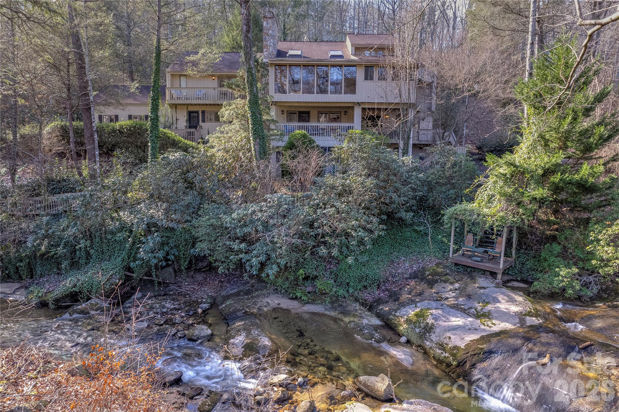 171 Fairway Drive Property Photo 1