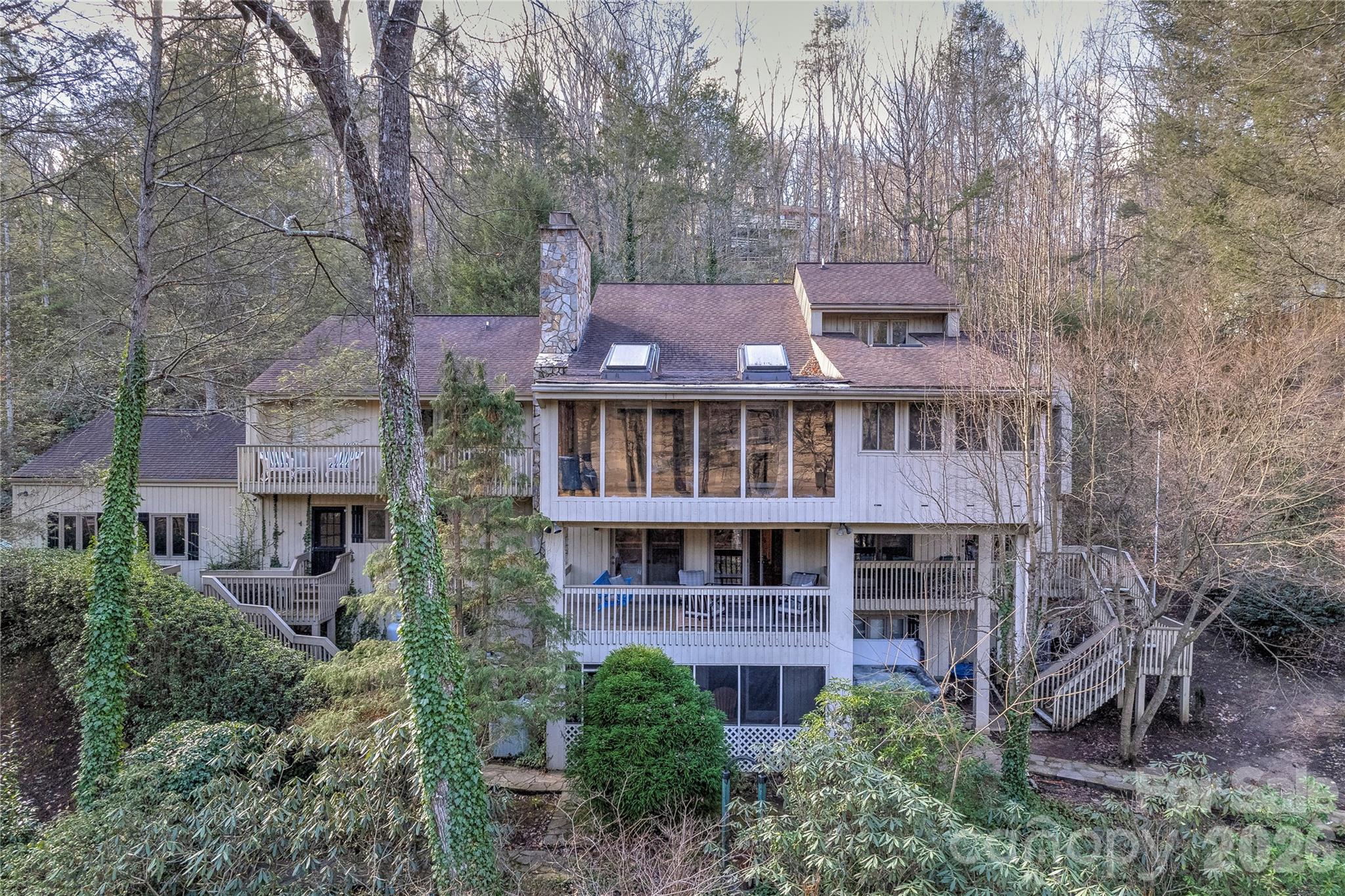 171 Fairway Drive Property Photo 3