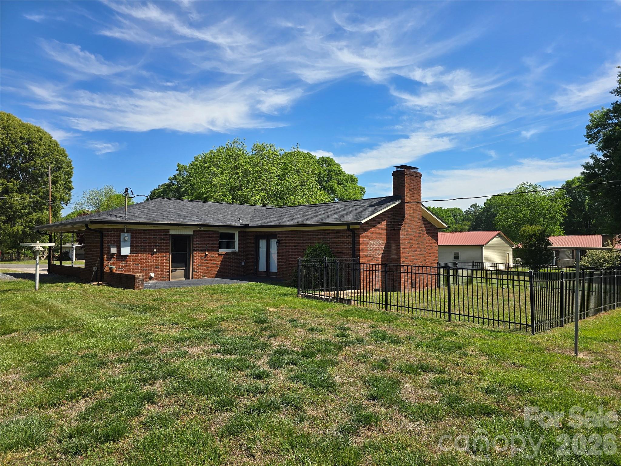 513 Sides Street Property Photo 5