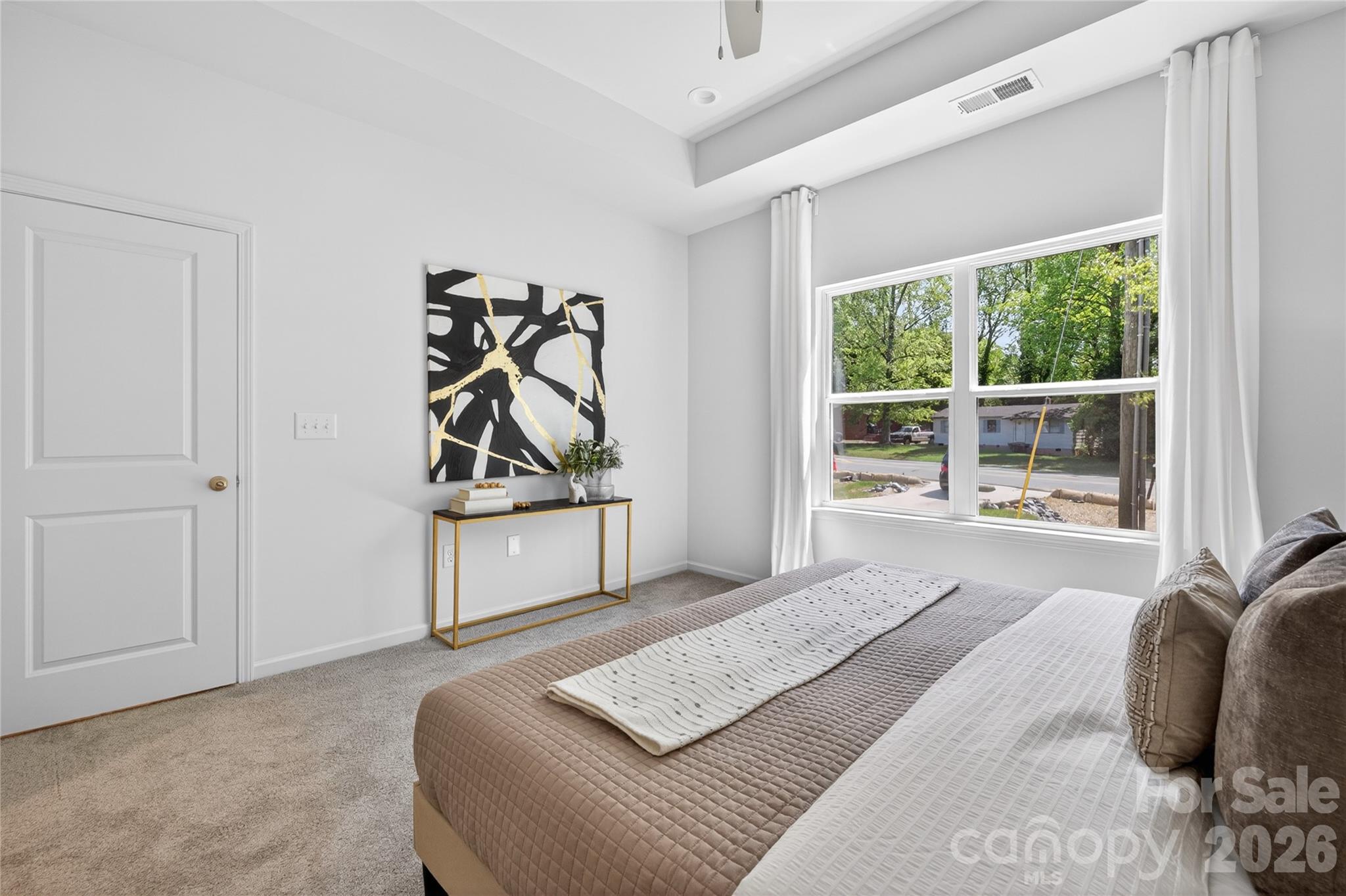 2111 S Gardner Street Property Photo 12