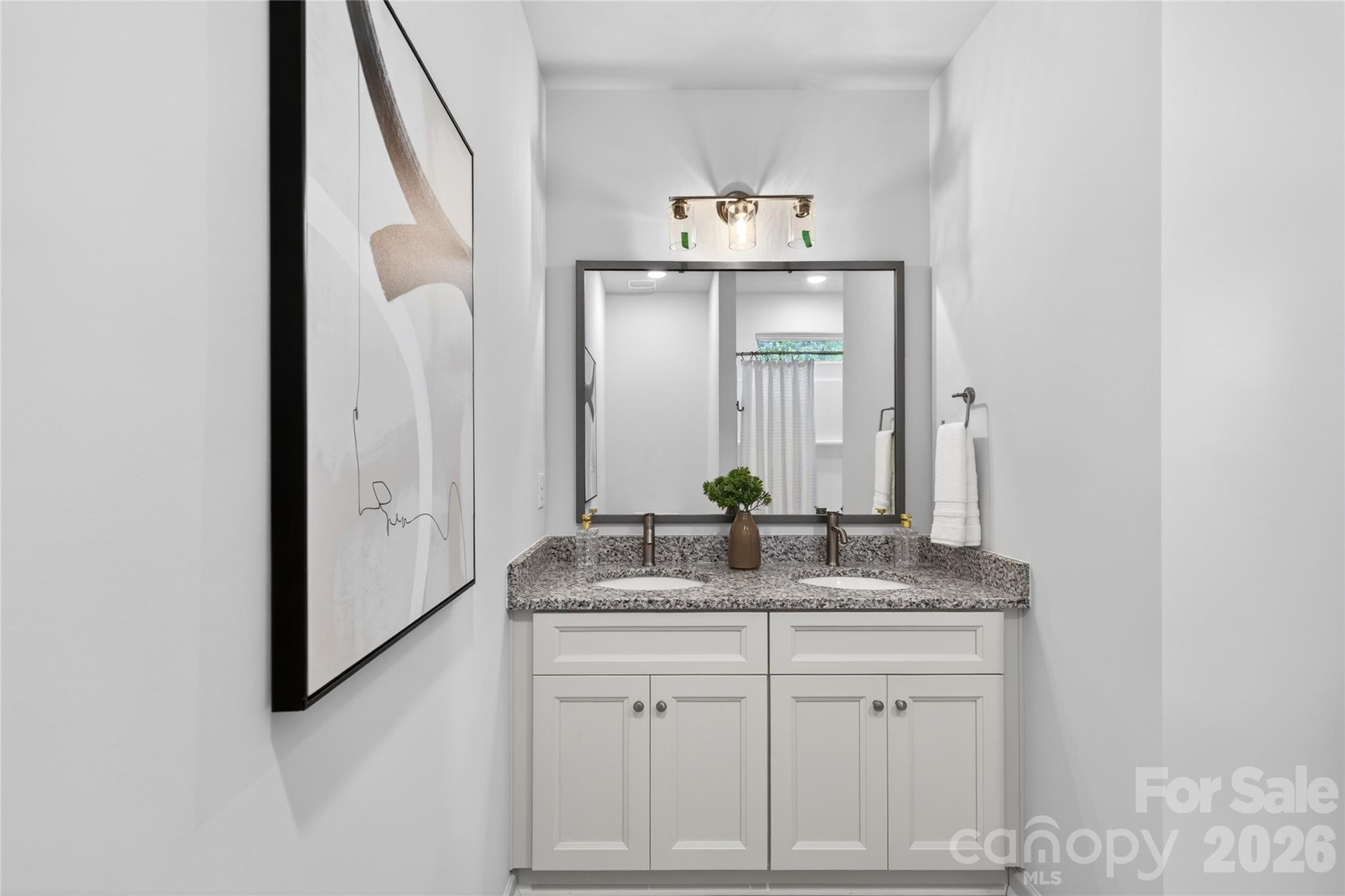 2111 S Gardner Street Property Photo 13