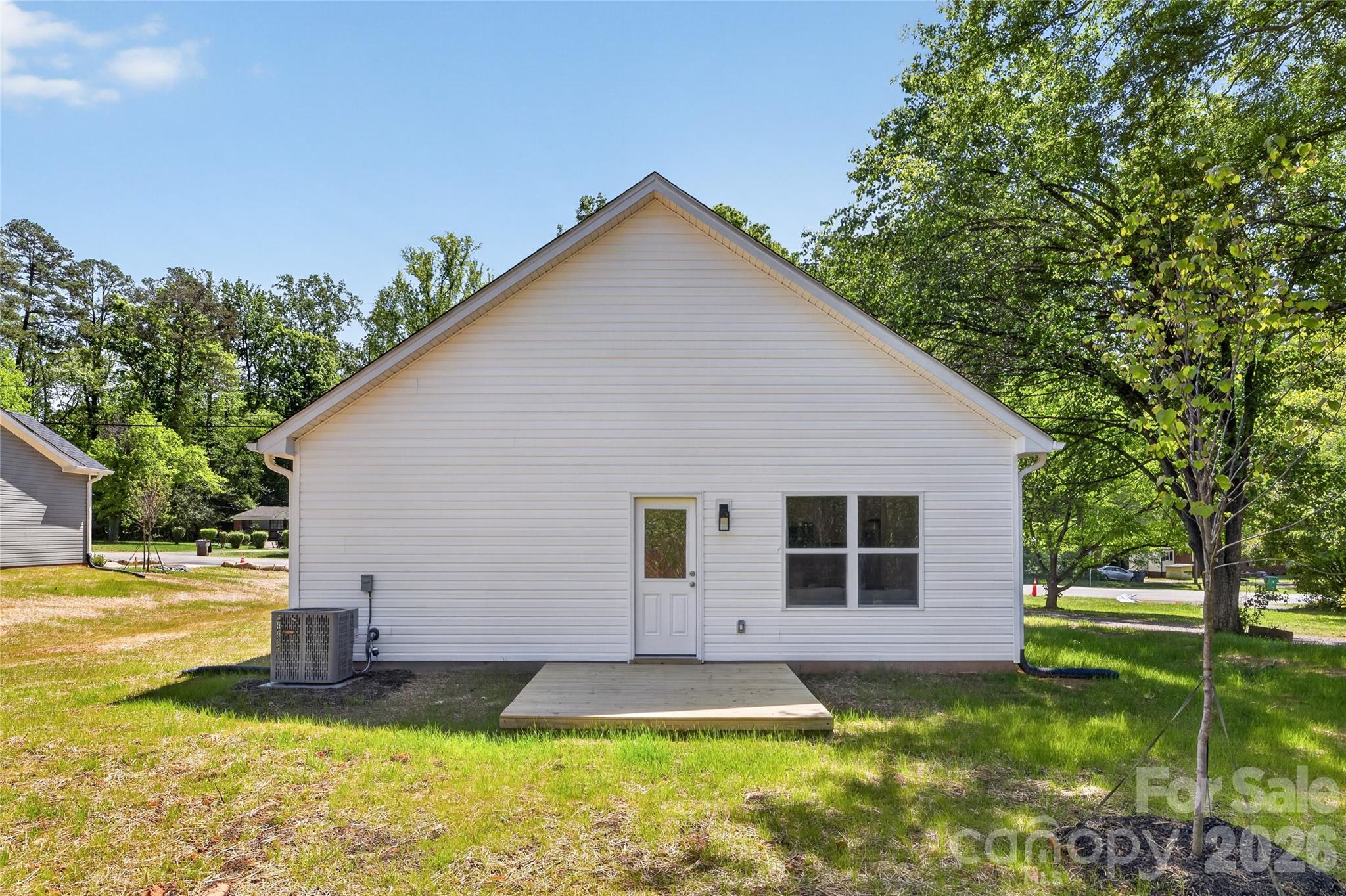 2111 S Gardner Street Property Photo 20