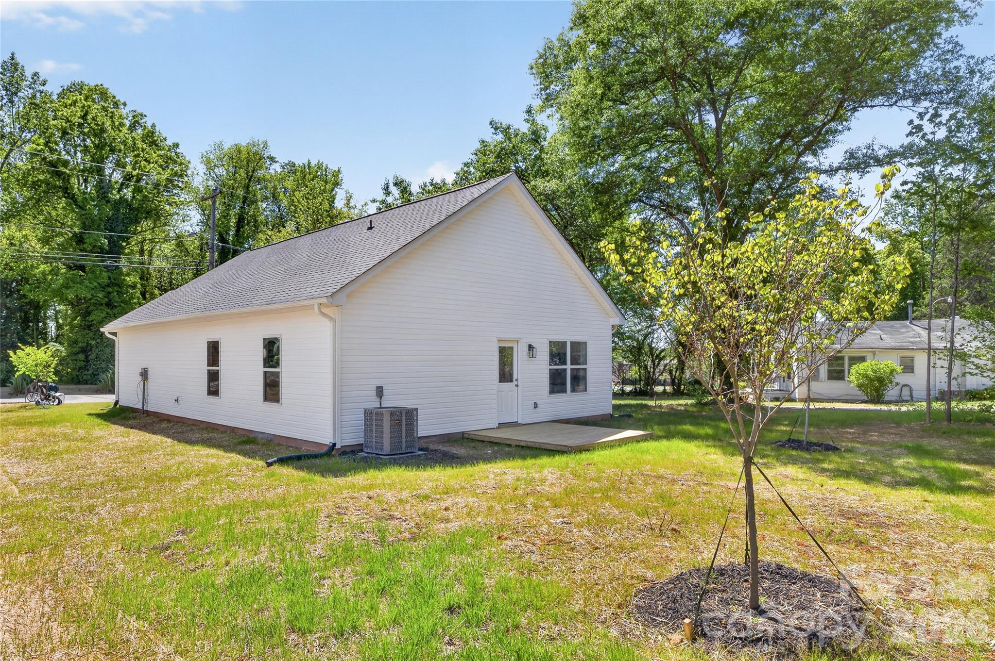 2111 S Gardner Street Property Photo 21
