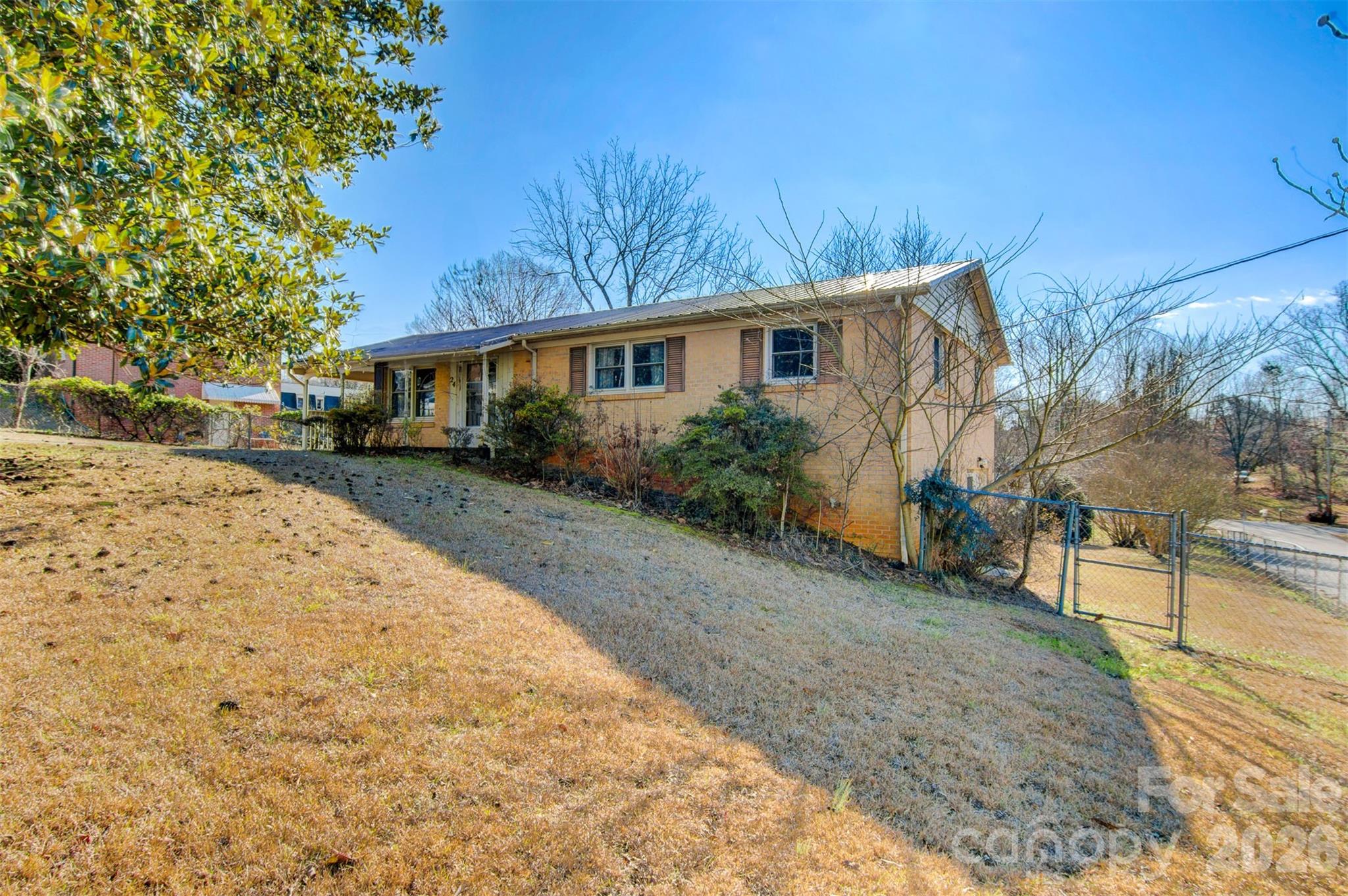 24 W Berkley Avenue Property Photo 2
