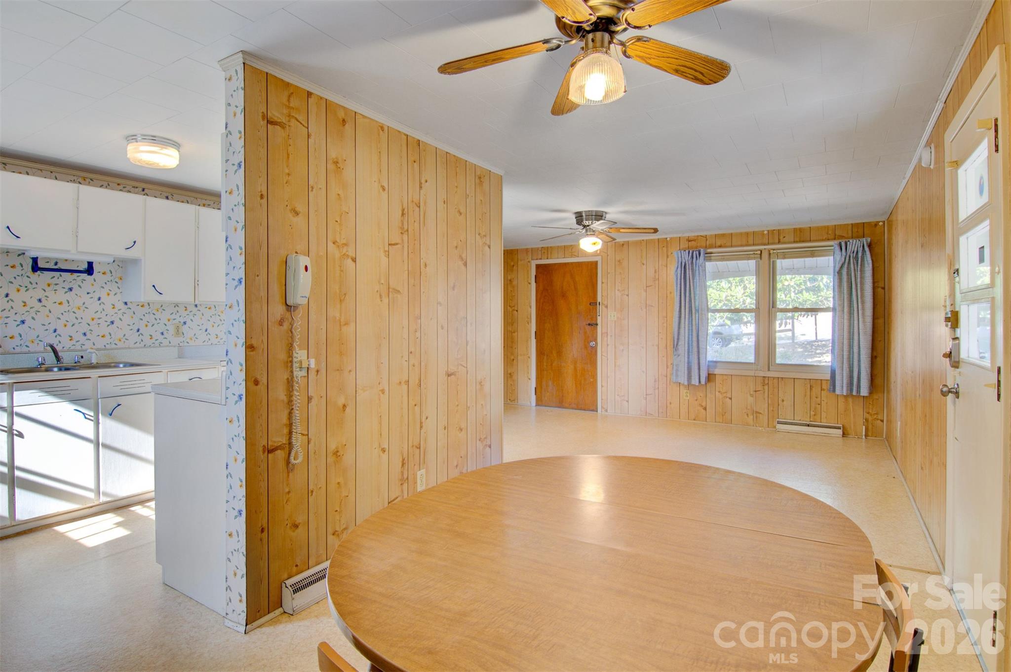 24 W Berkley Avenue Property Photo 8