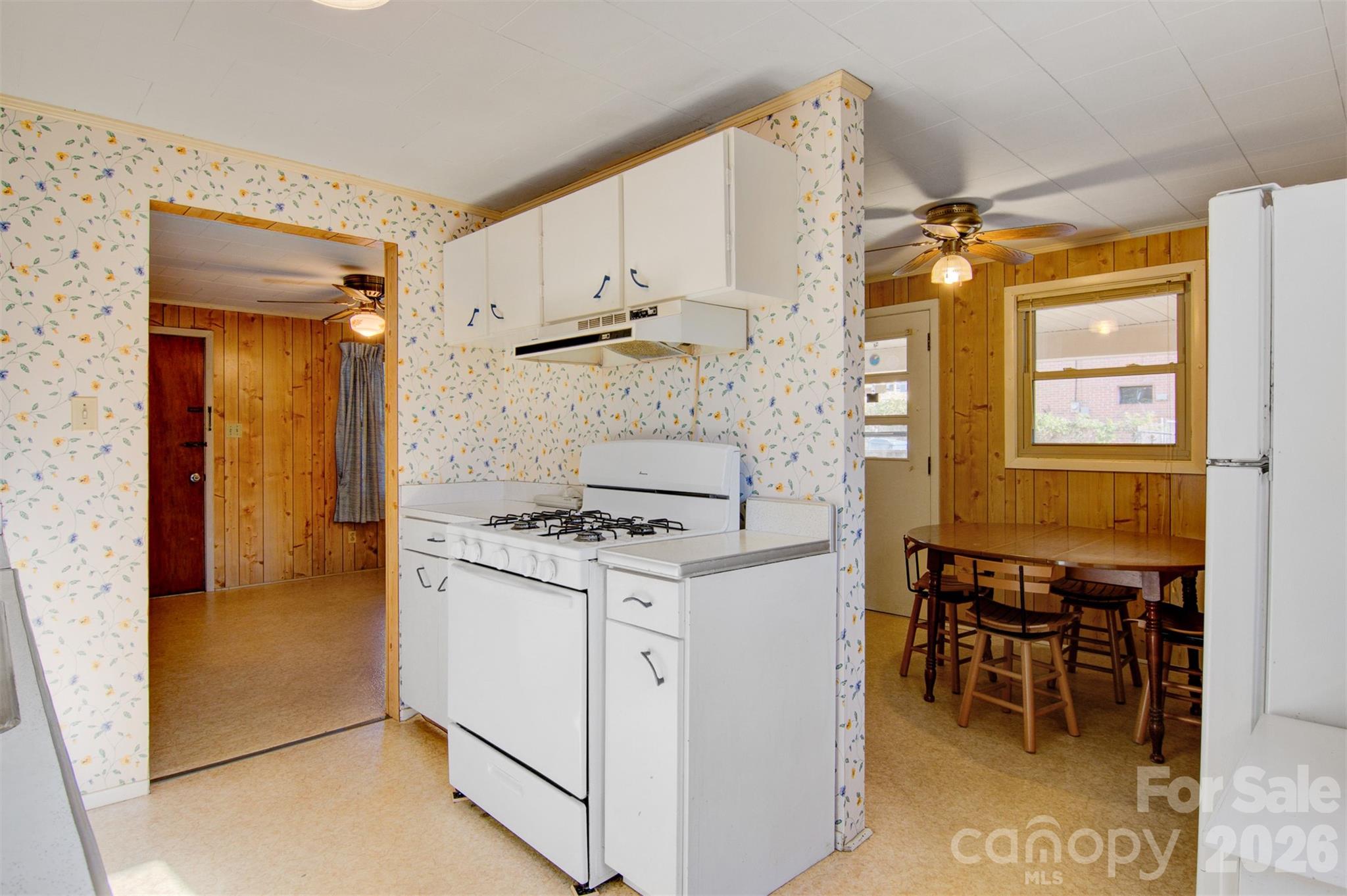24 W Berkley Avenue Property Photo 11