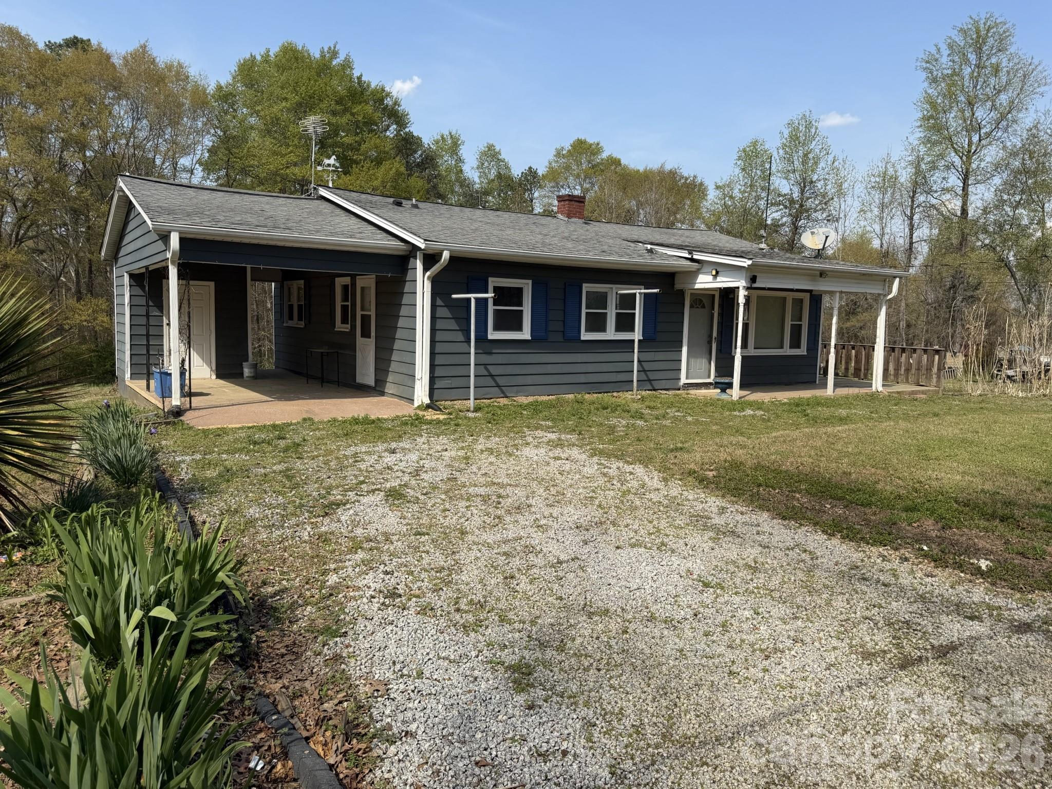 183 Pebble Drive Property Photo 1