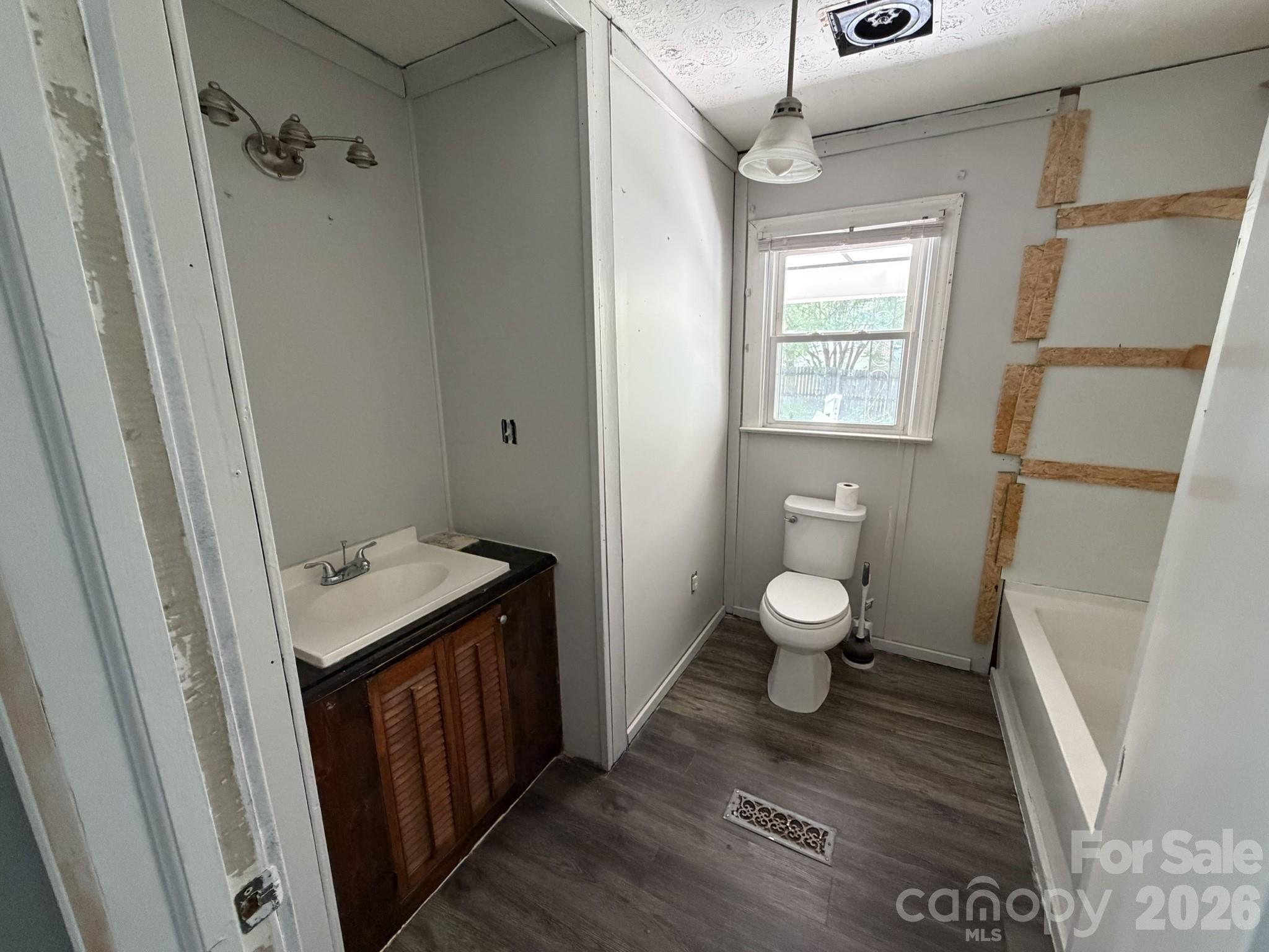 183 Pebble Drive Property Photo 7