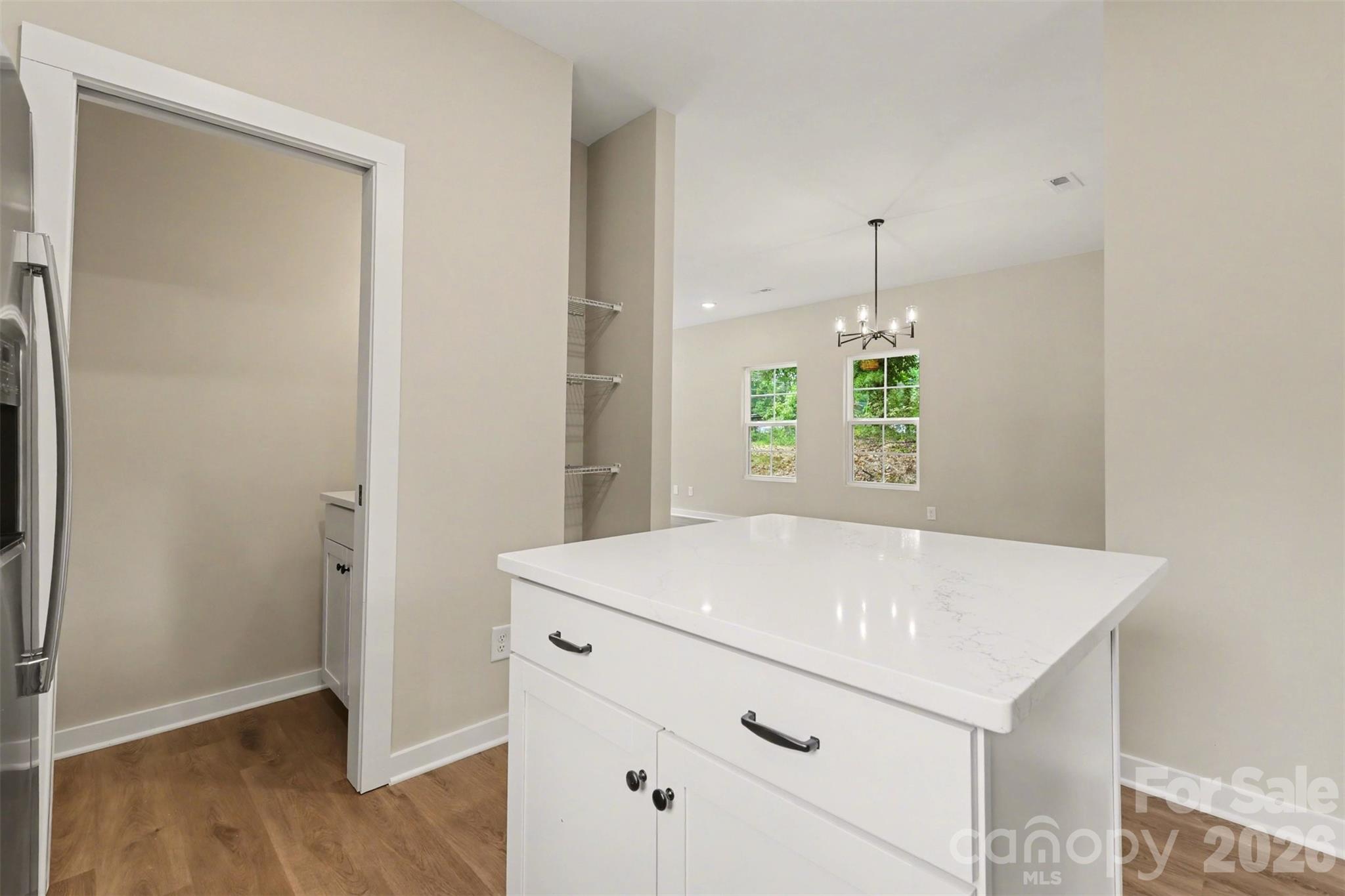112 E Hilltop Drive Property Photo 12