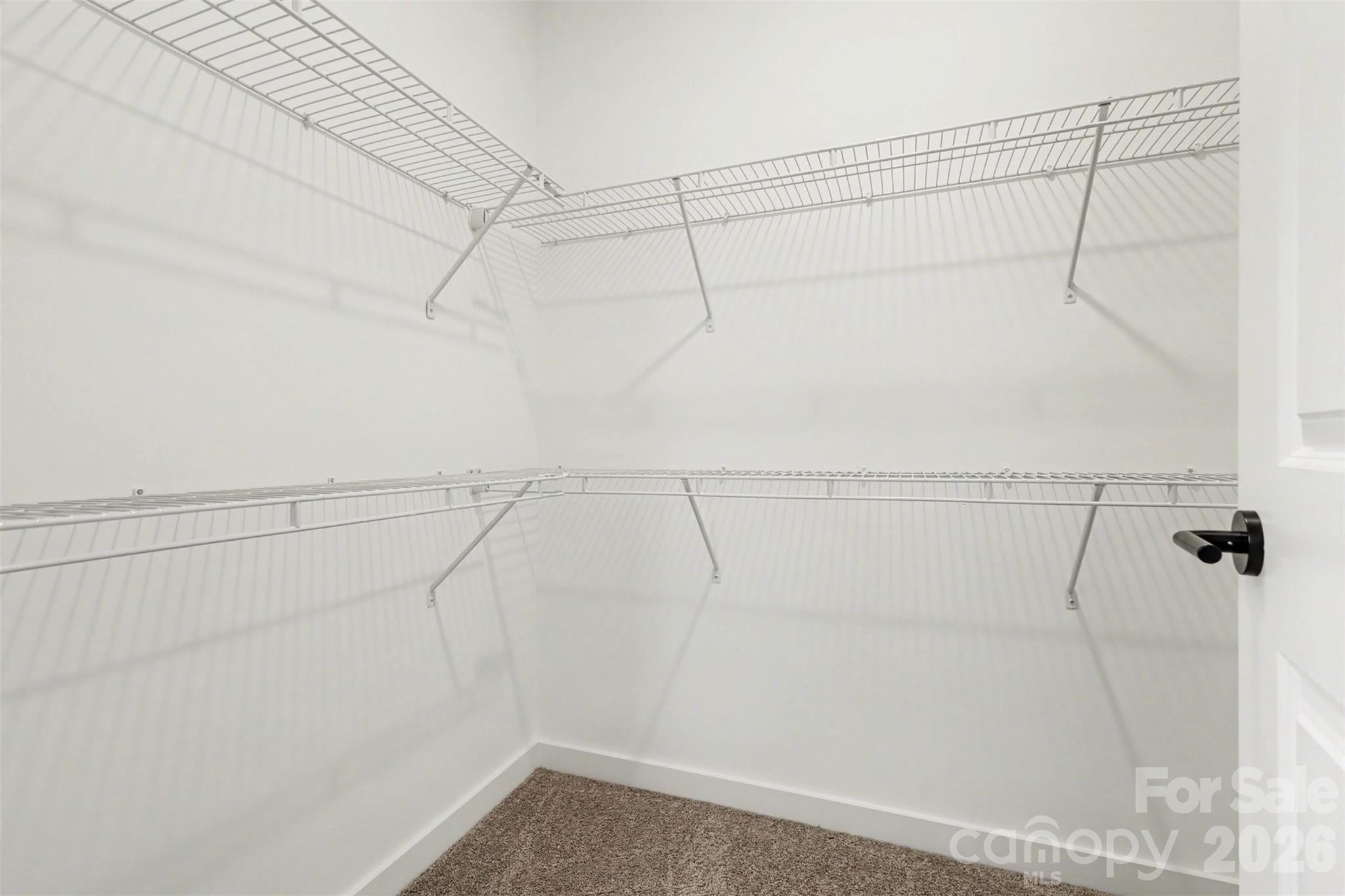 112 E Hilltop Drive Property Photo 24