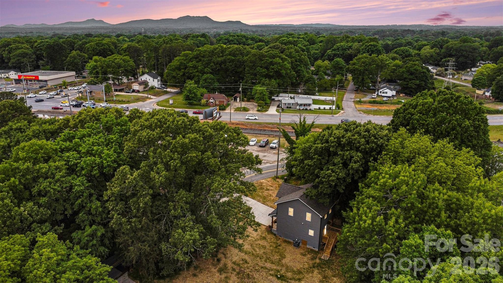 112 E Hilltop Drive Property Photo 33