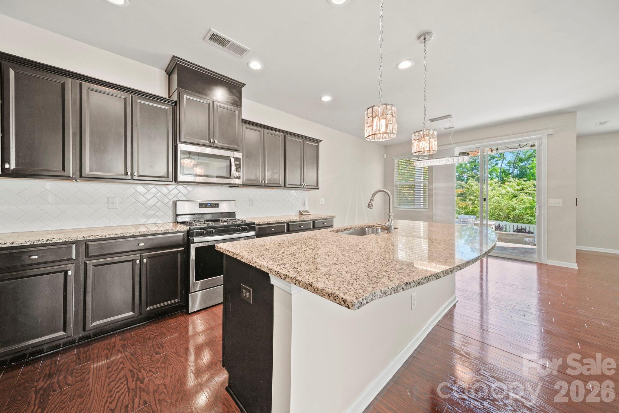 1406 Kings Grove Drive Property Photo 12