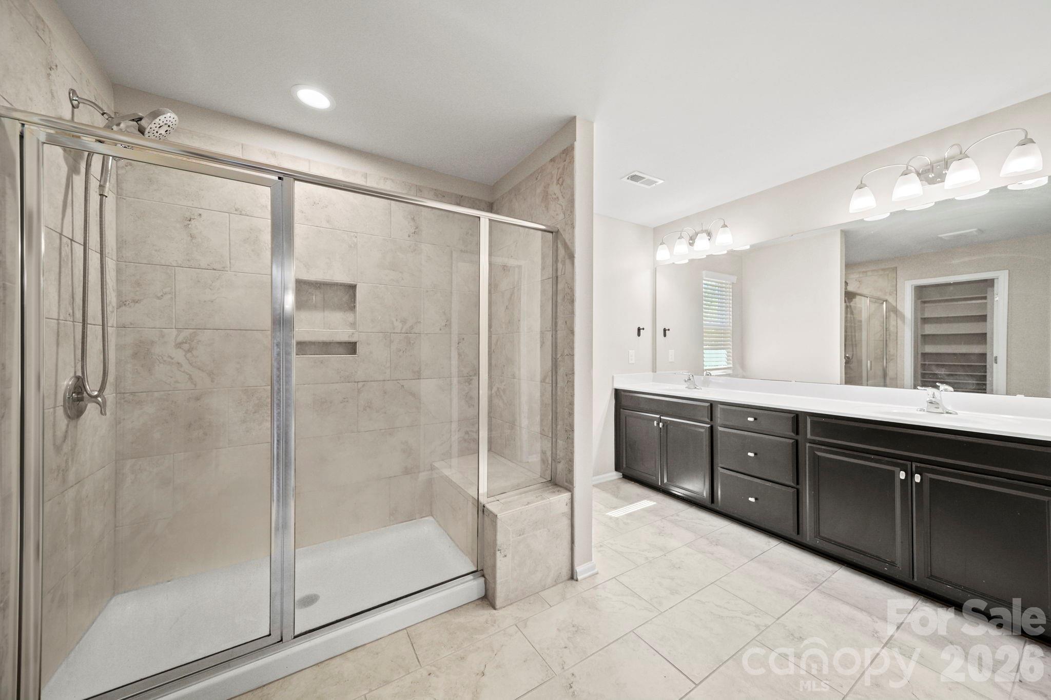1406 Kings Grove Drive Property Photo 24