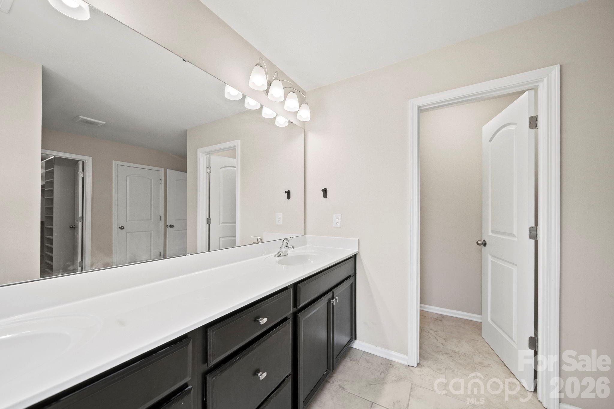 1406 Kings Grove Drive Property Photo 26