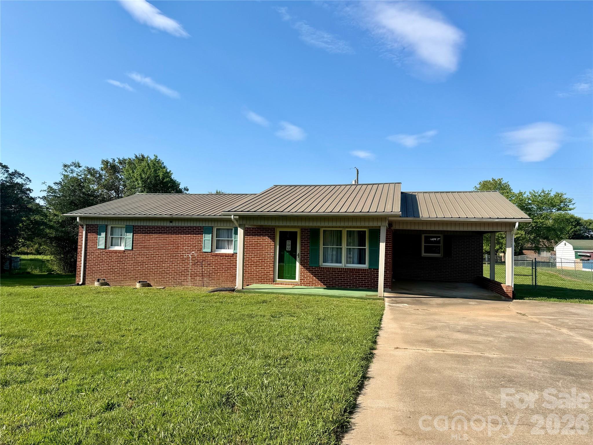 372 Ferry Road Property Photo 2