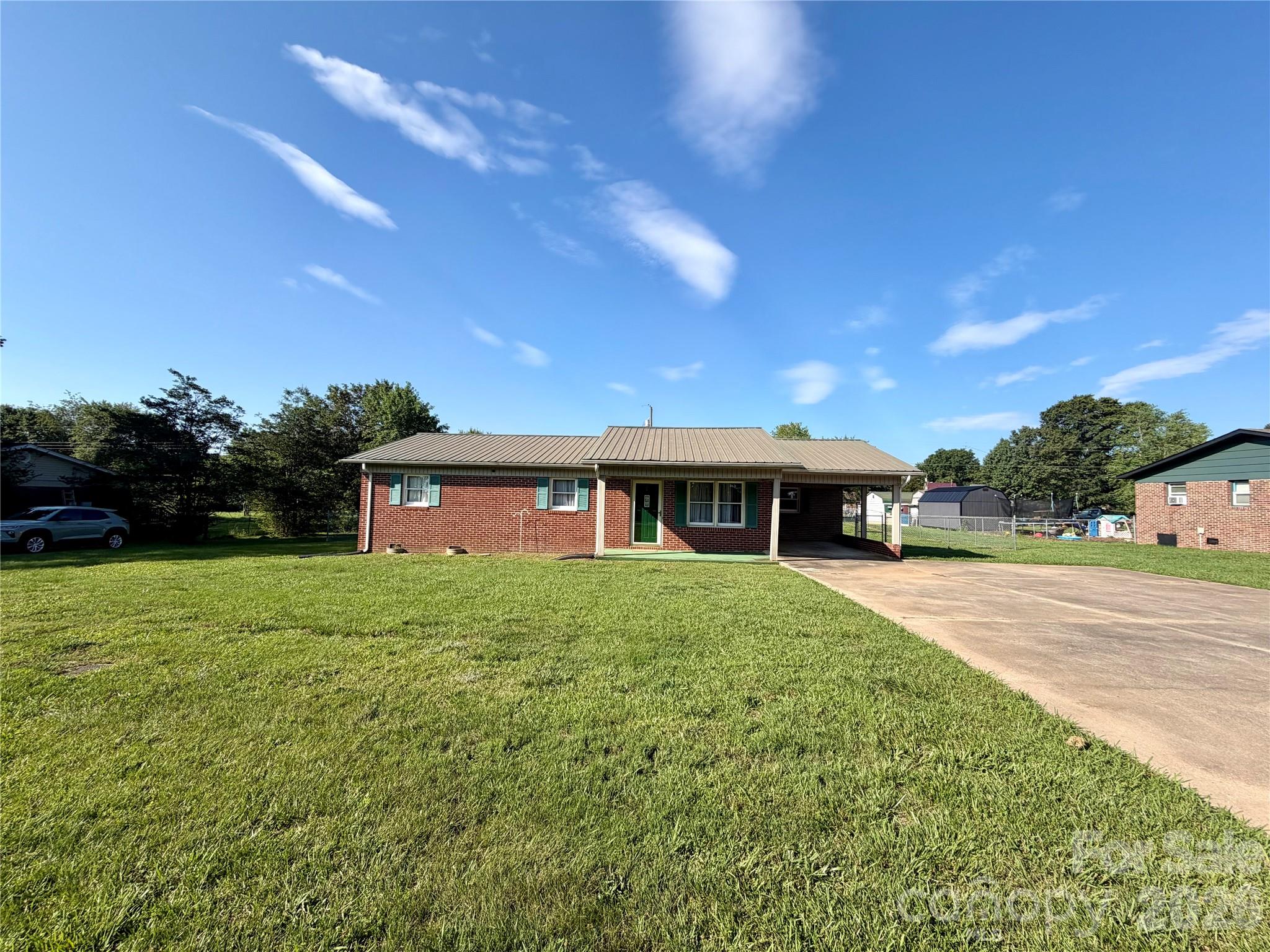 372 Ferry Road Property Photo 3