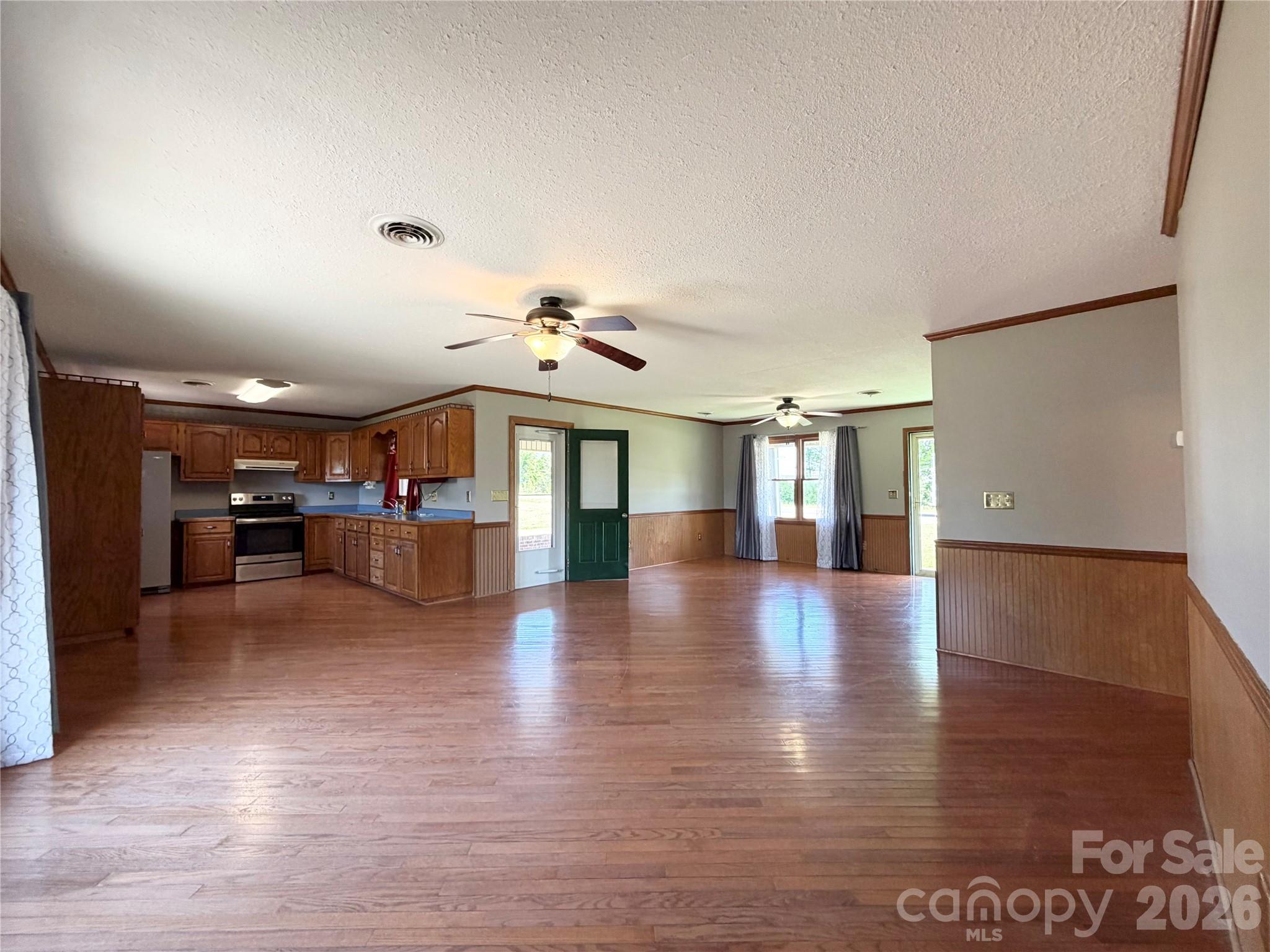 372 Ferry Road Property Photo 4
