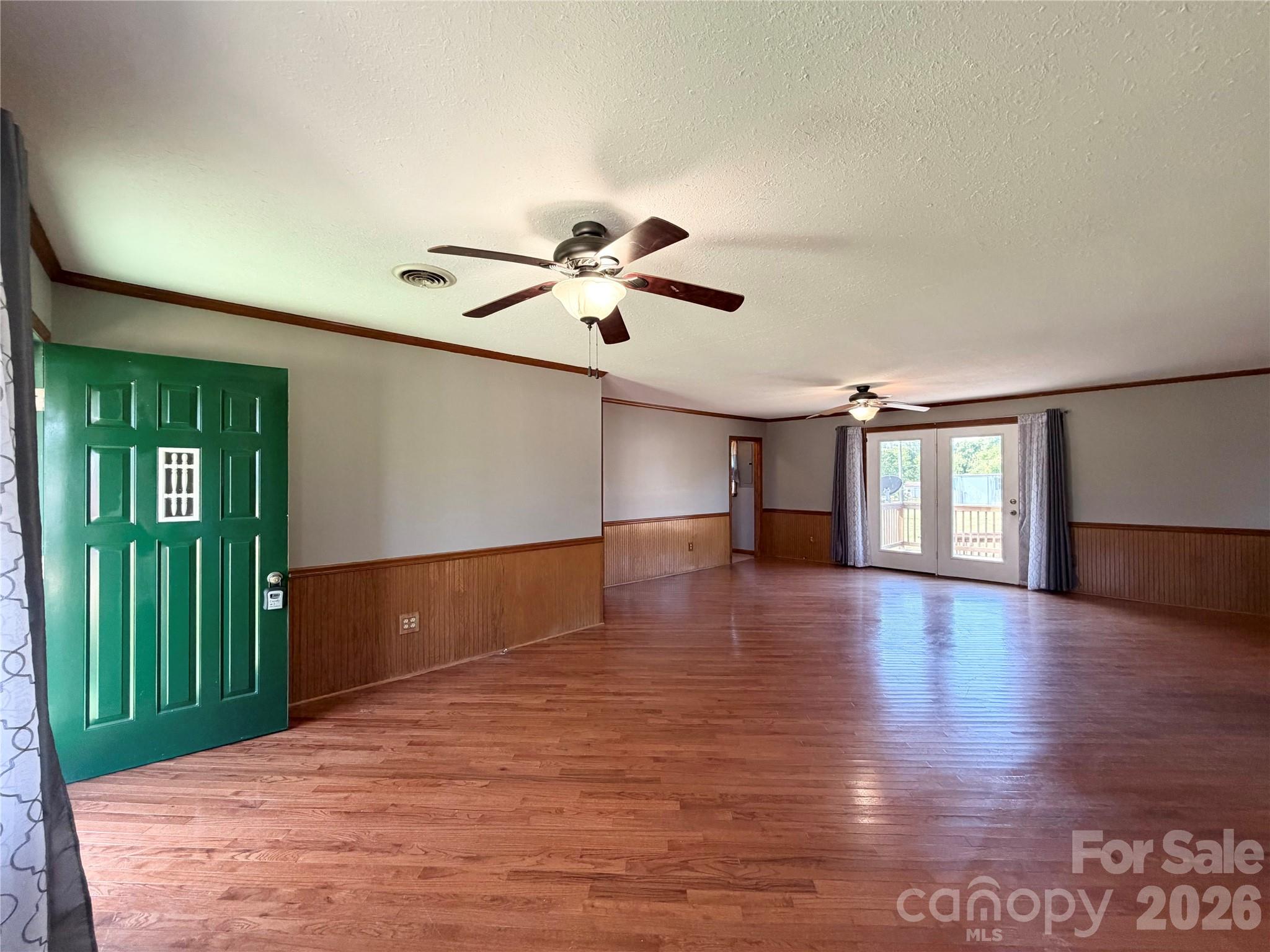 372 Ferry Road Property Photo 11
