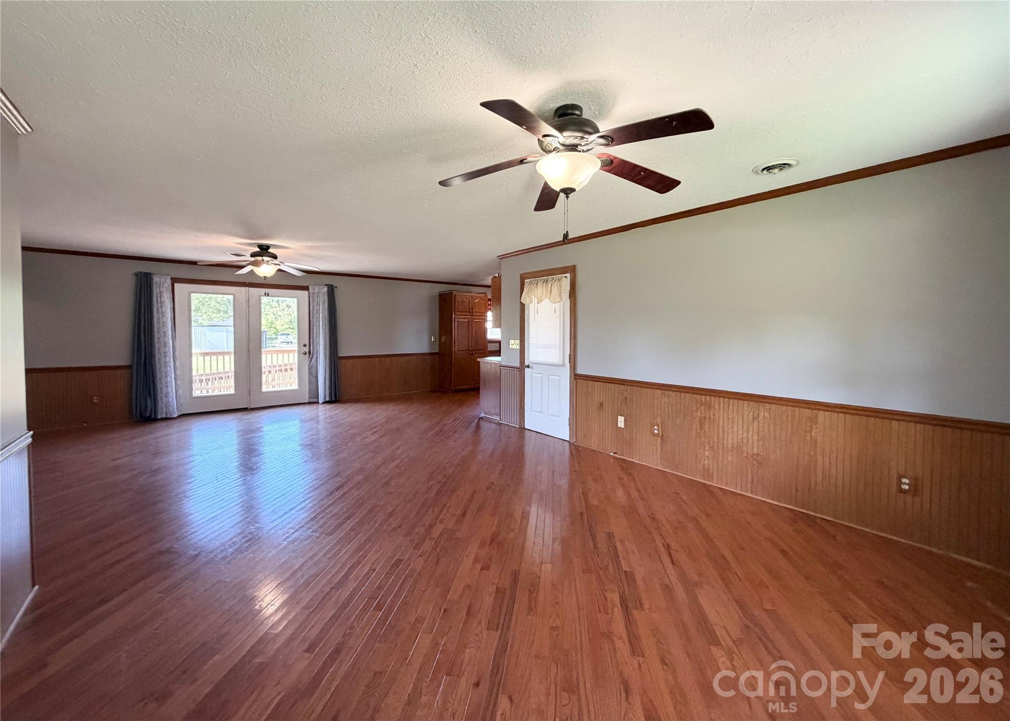372 Ferry Road Property Photo 12