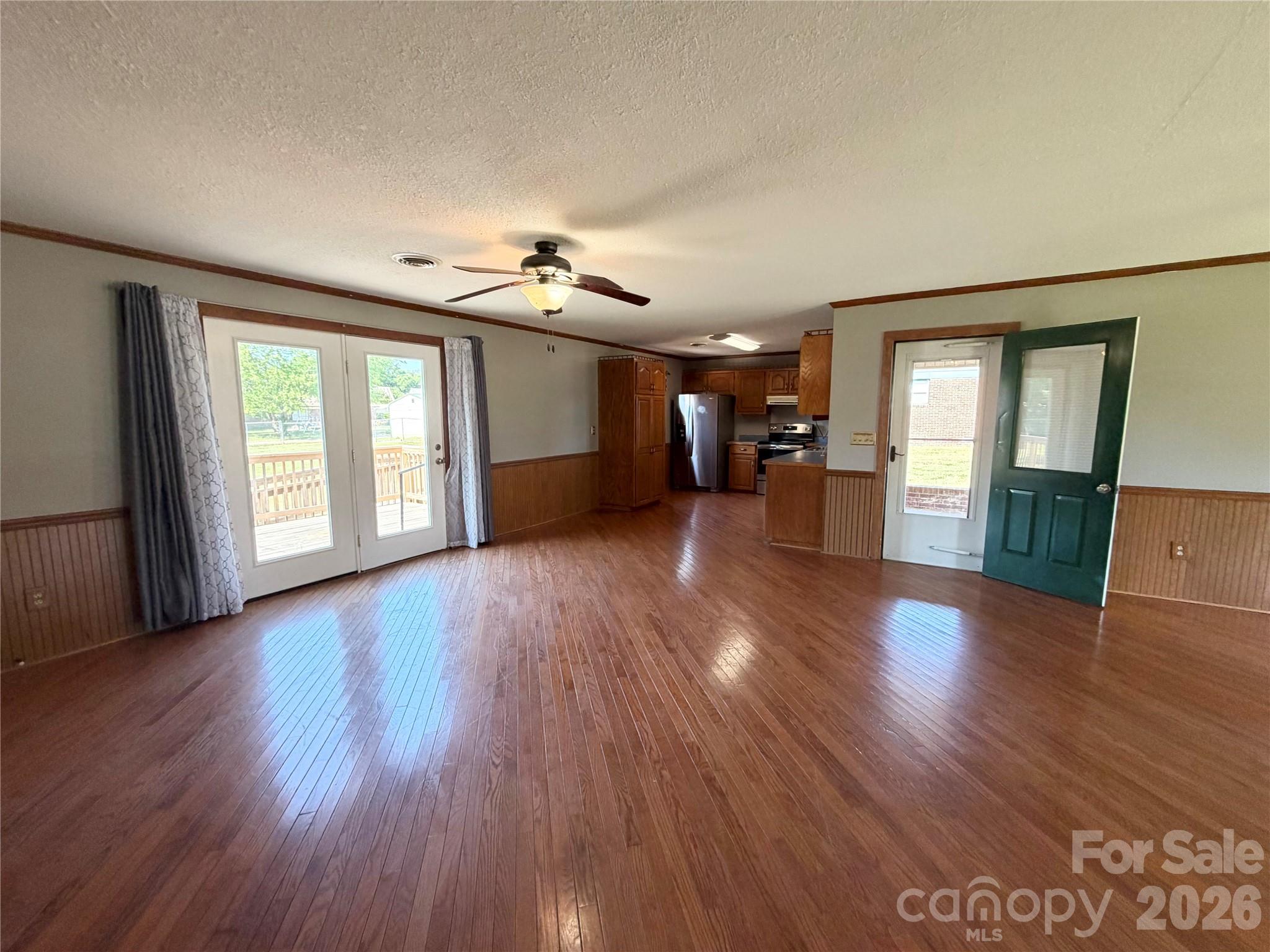 372 Ferry Road Property Photo 13