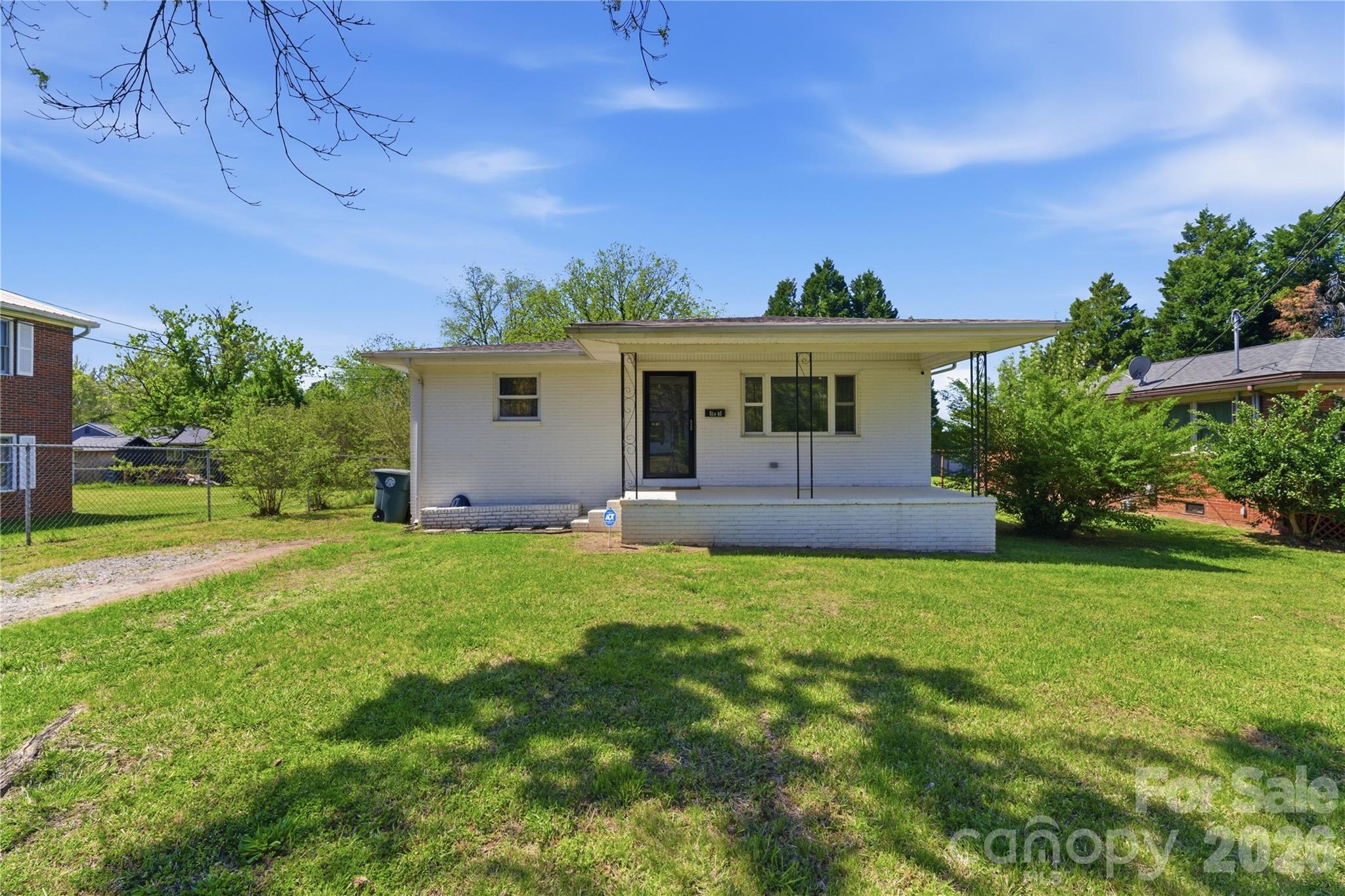 615 W Marsh Street Property Photo 2