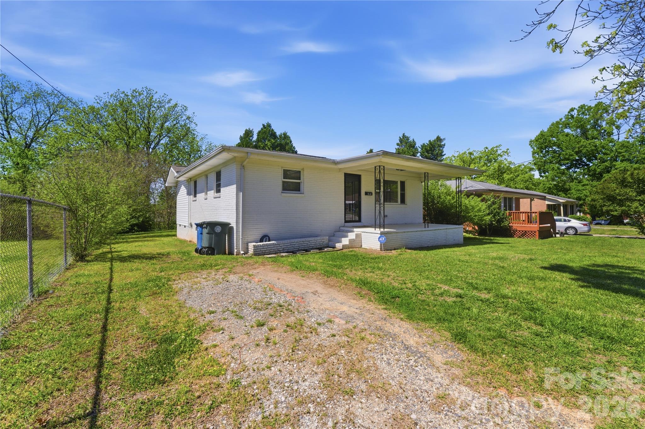 615 W Marsh Street Property Photo 4