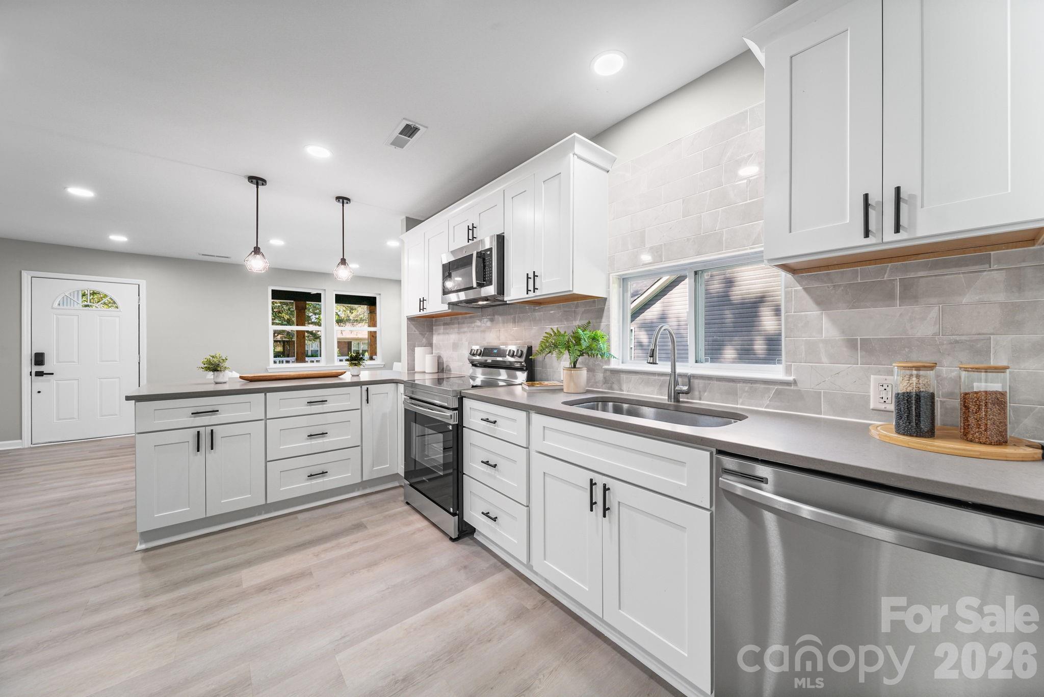 334 Whitner Street Property Photo 15
