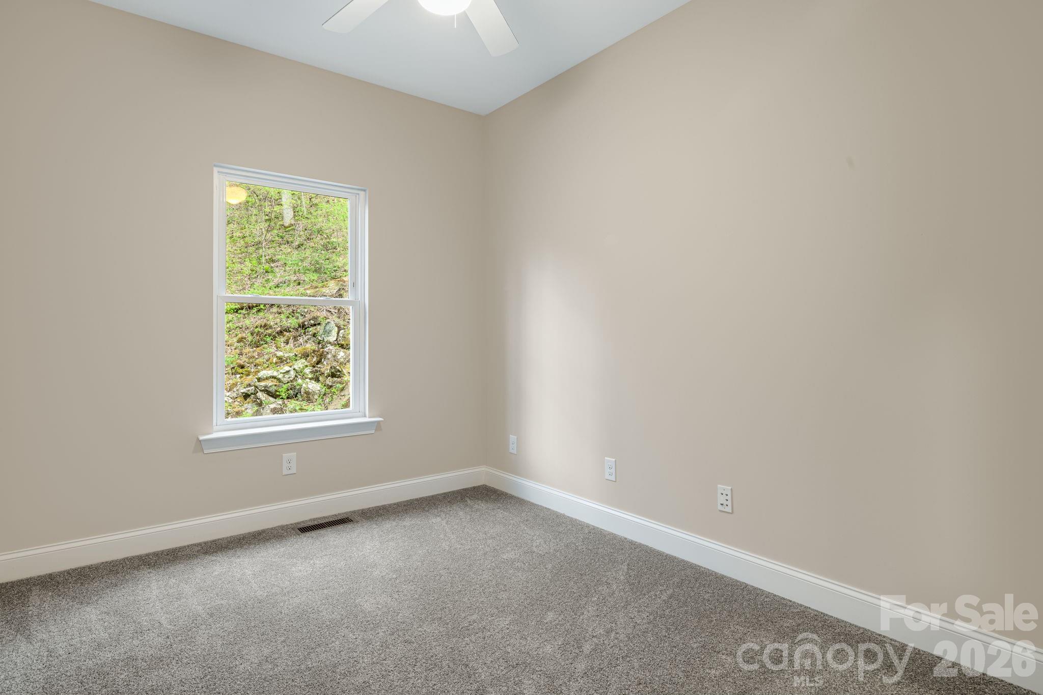 35 Chesten Mountain Drive Property Photo 16