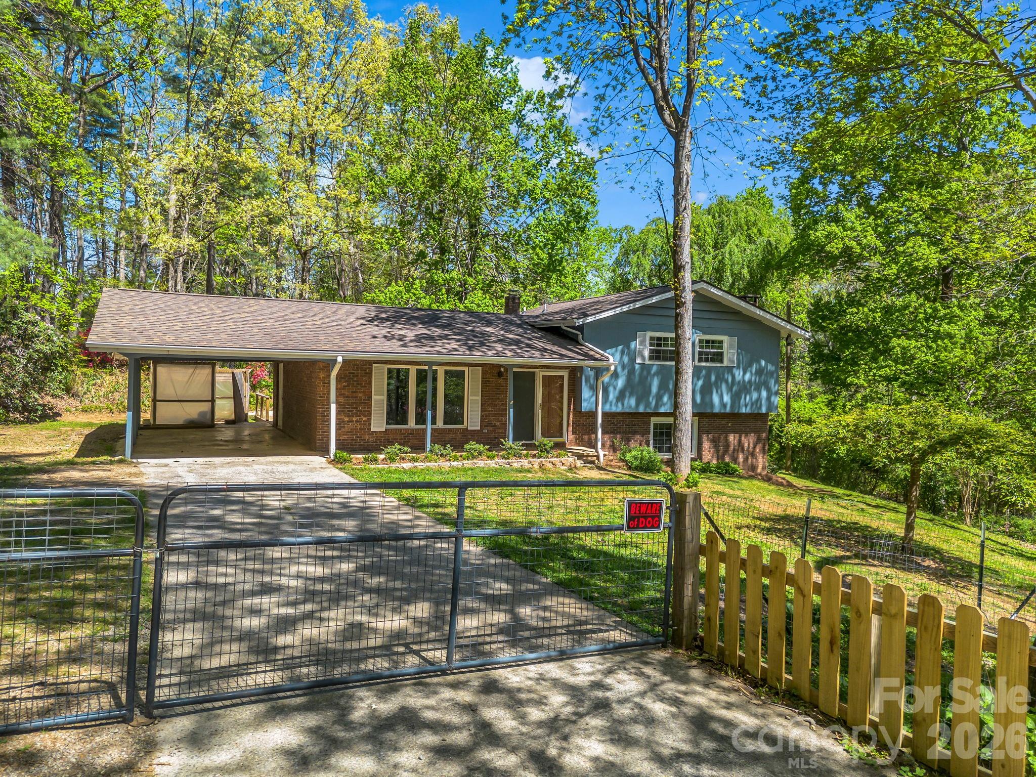 31 Firefly Lane Property Photo 1