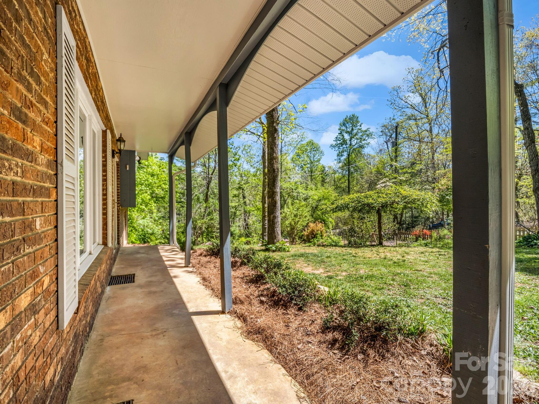 31 Firefly Lane Property Photo 6