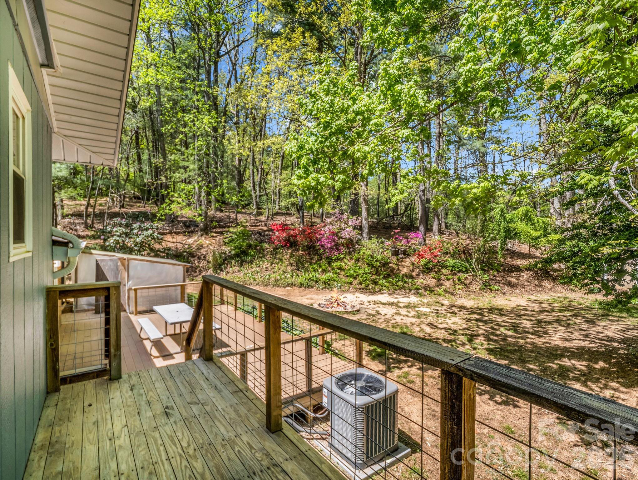 31 Firefly Lane Property Photo 20