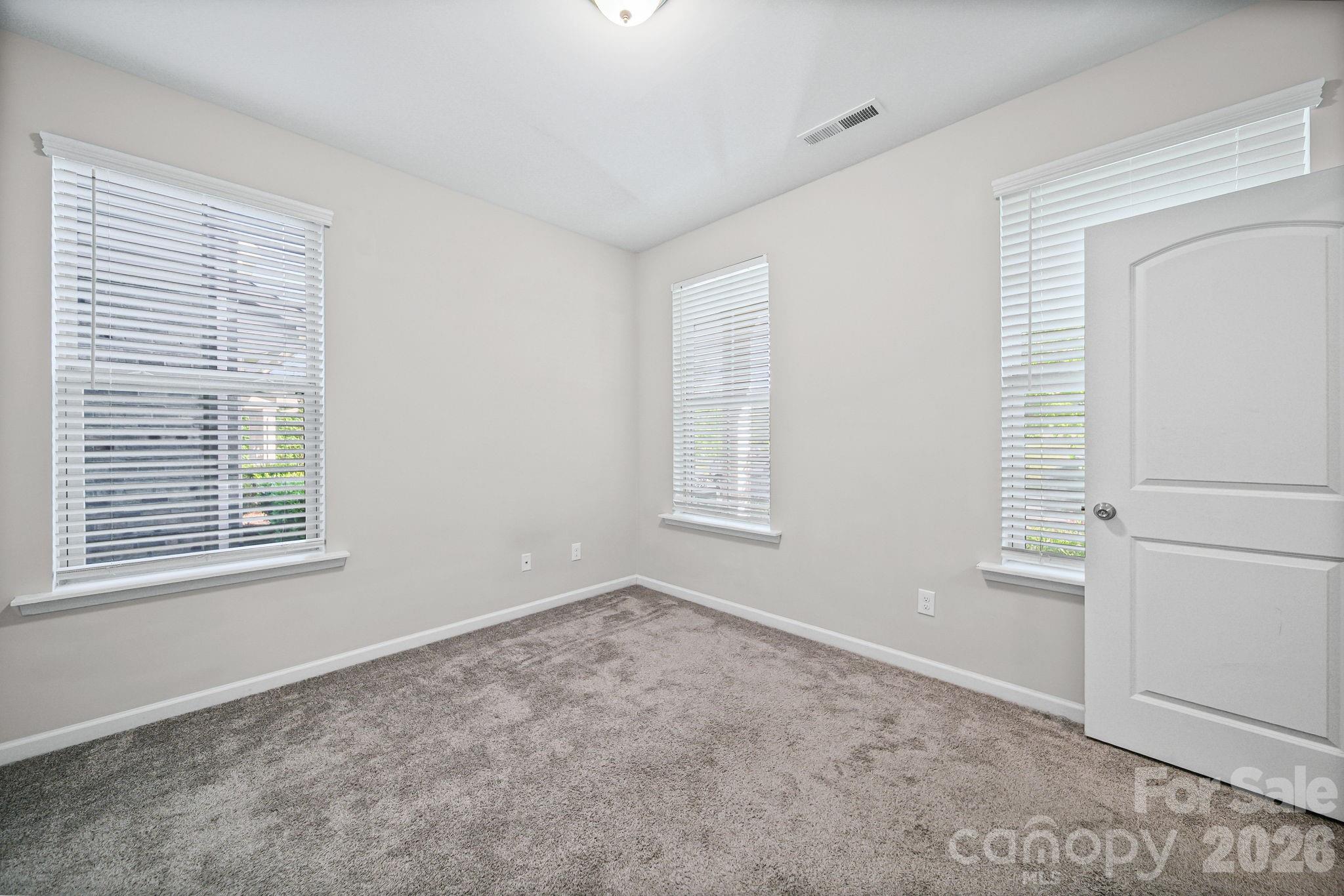 928 Bexton Street Property Photo 5