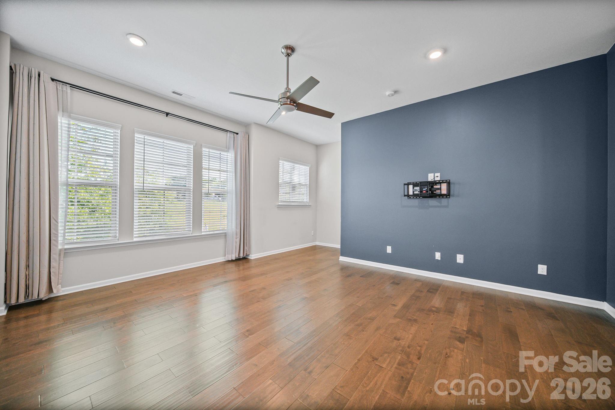 928 Bexton Street Property Photo 13