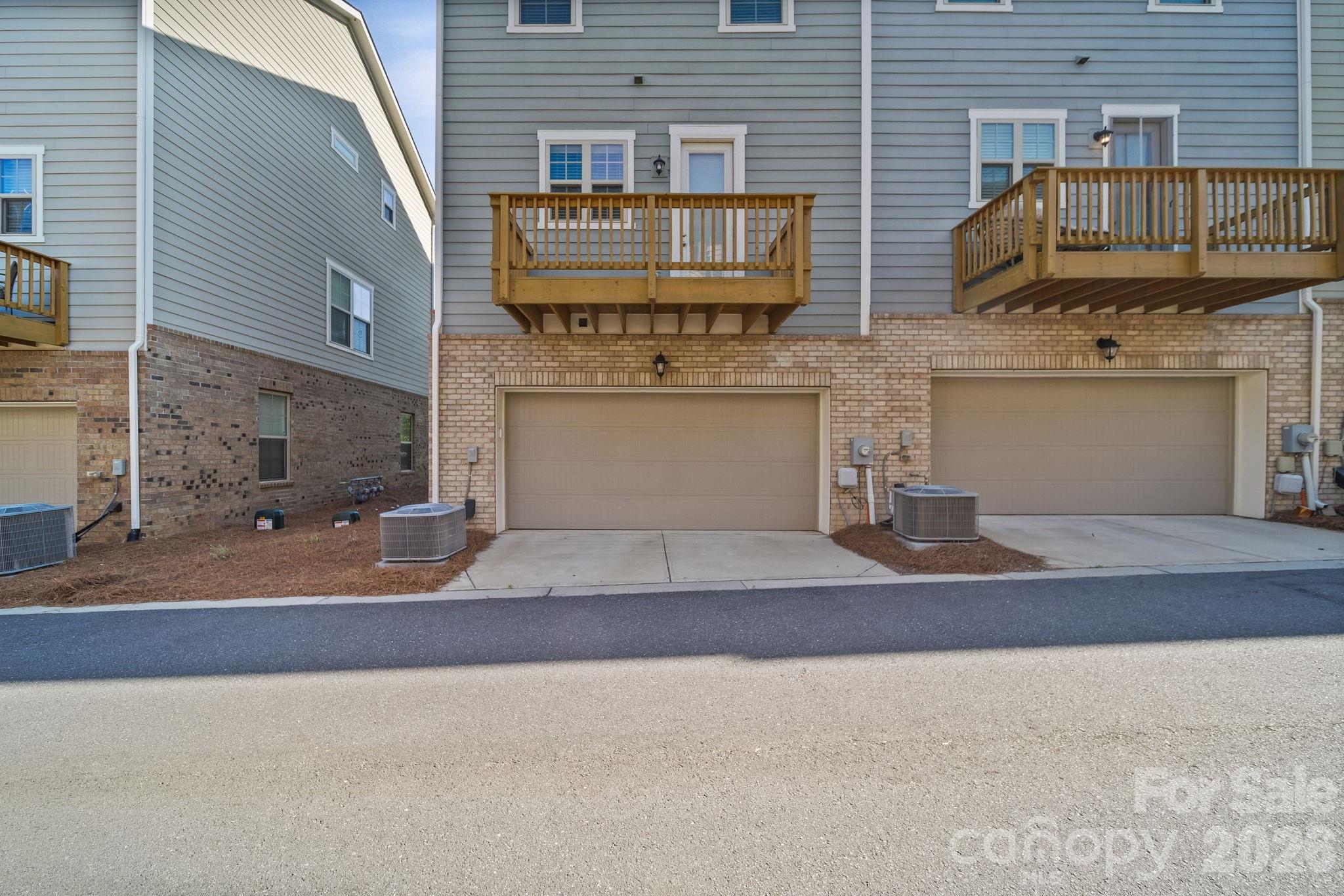 928 Bexton Street Property Photo 33