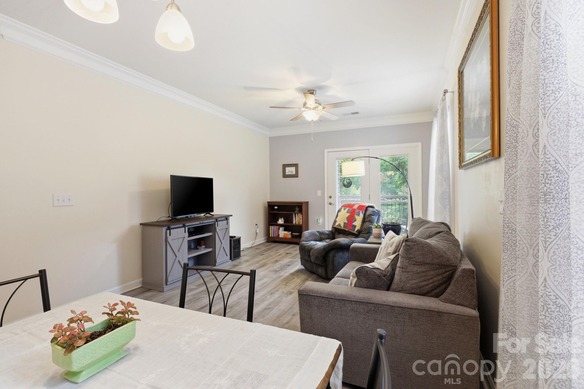 528 Appeldoorn Circle Property Photo 6