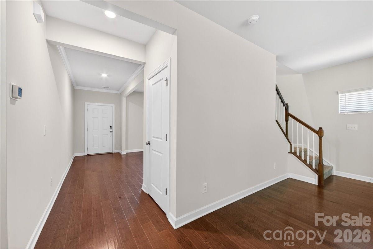1220 Gossamer Hill Drive Property Photo 3