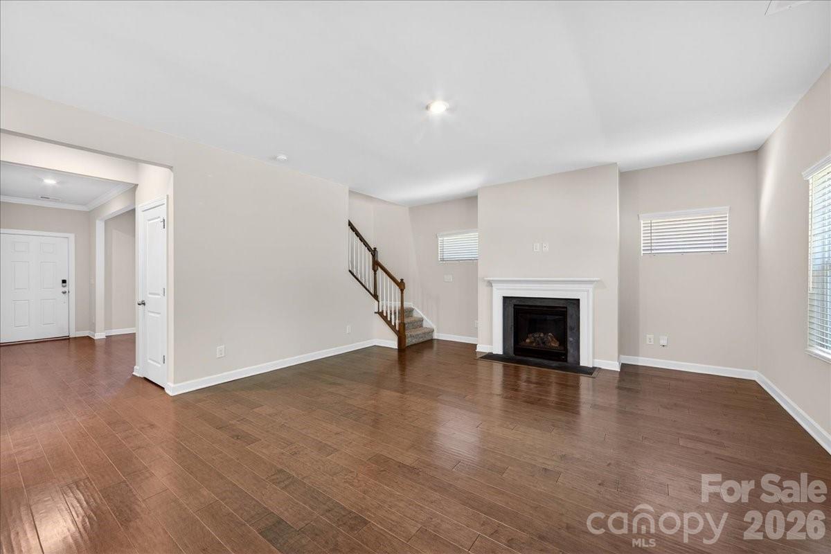 1220 Gossamer Hill Drive Property Photo 9